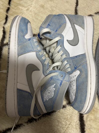 Nike Air Jordan 1 High OG "Hyper Royal"