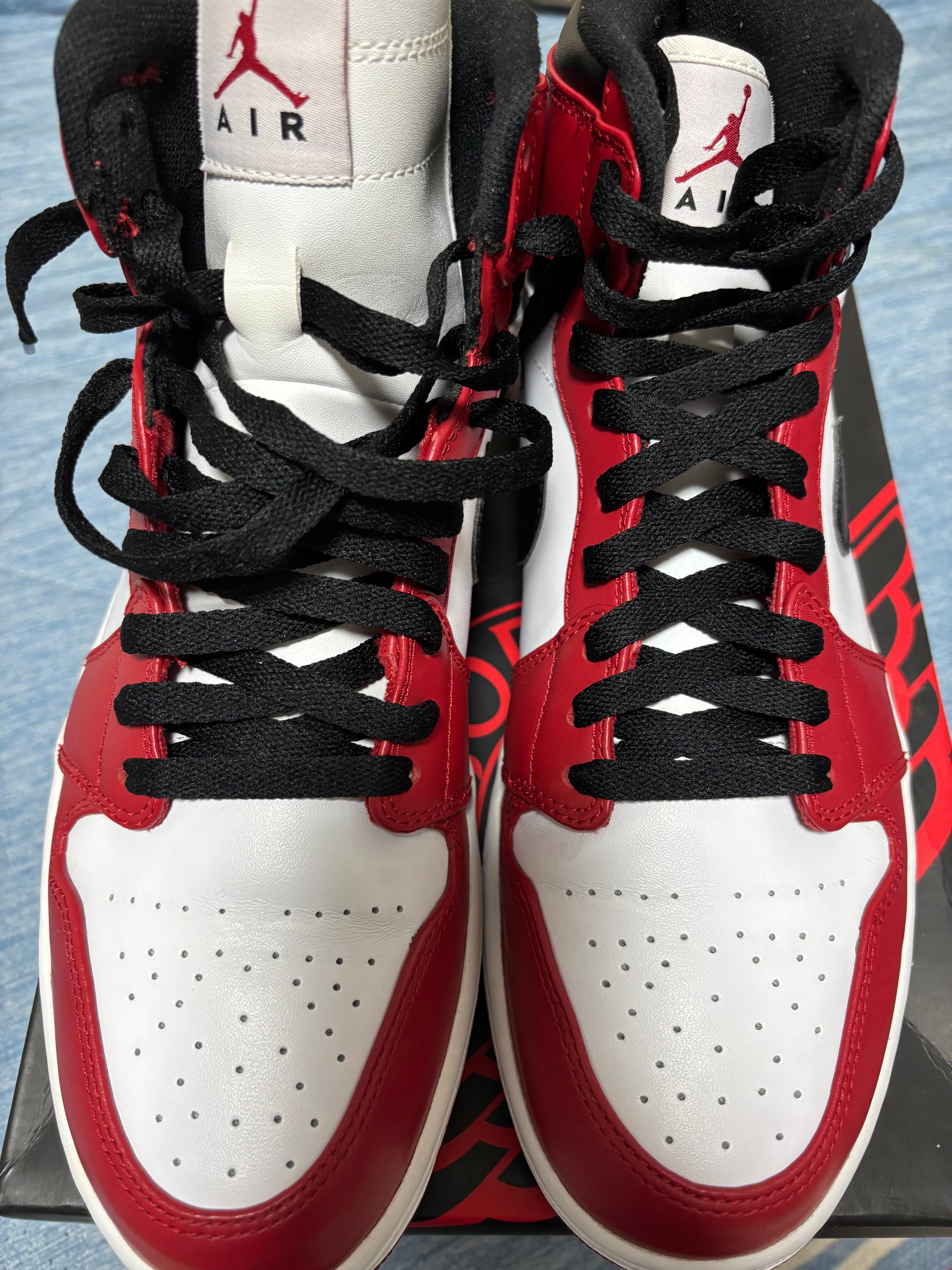 Nike Air Jordan 1 Retro High "Chicago" (2013)