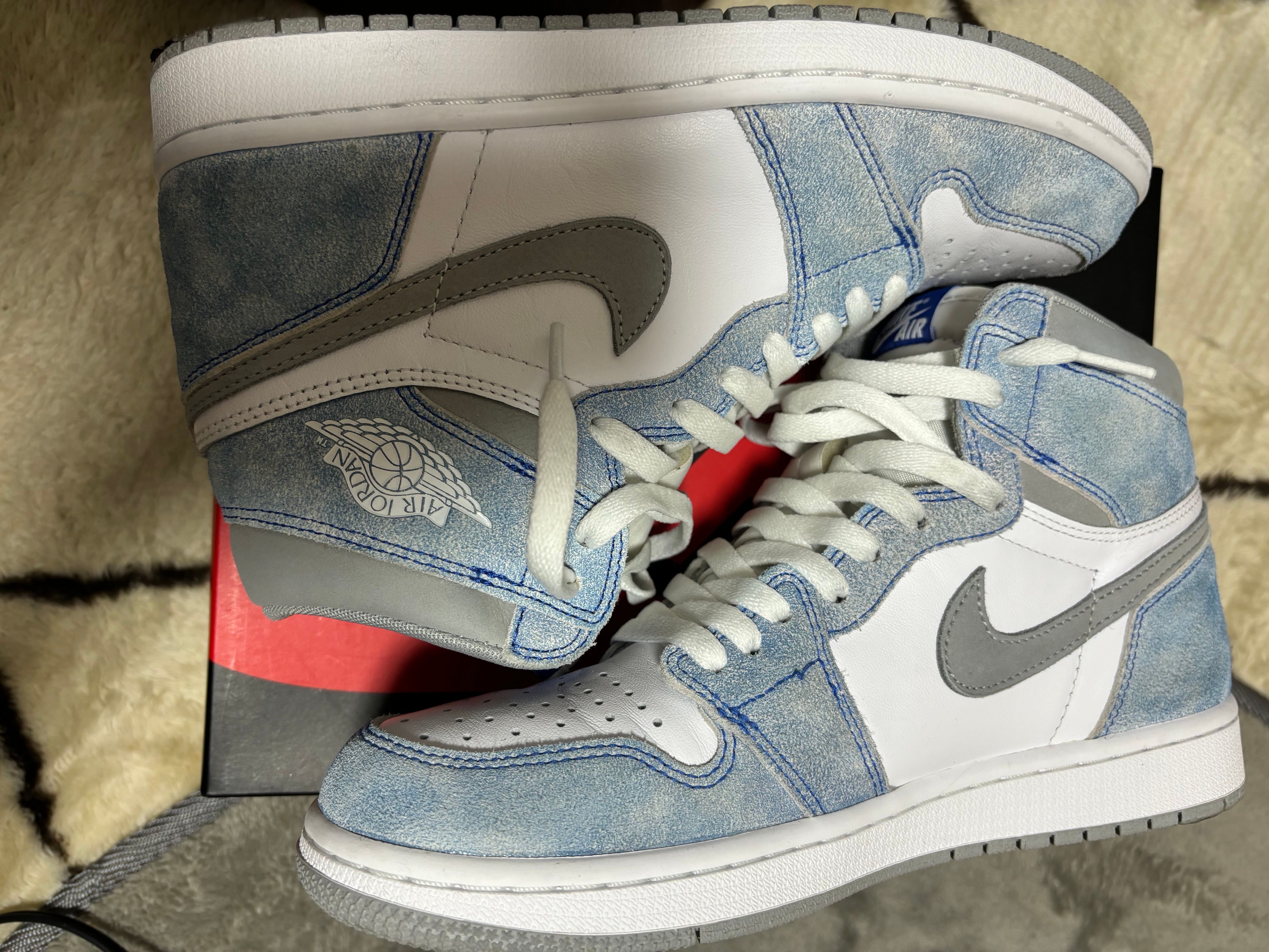 Nike Air Jordan 1 High OG "Hyper Royal"