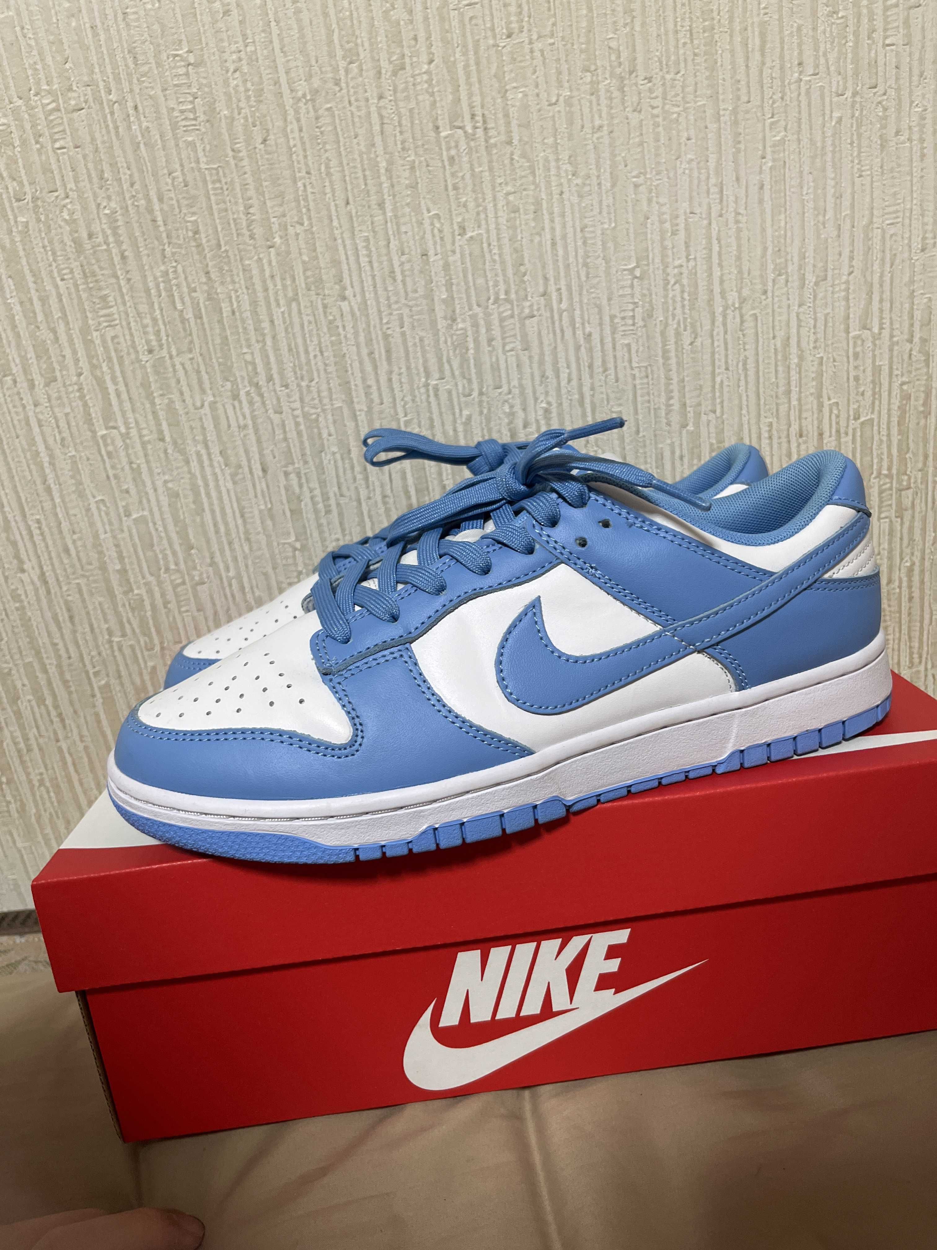 Nike Dunk Low "University Blue"