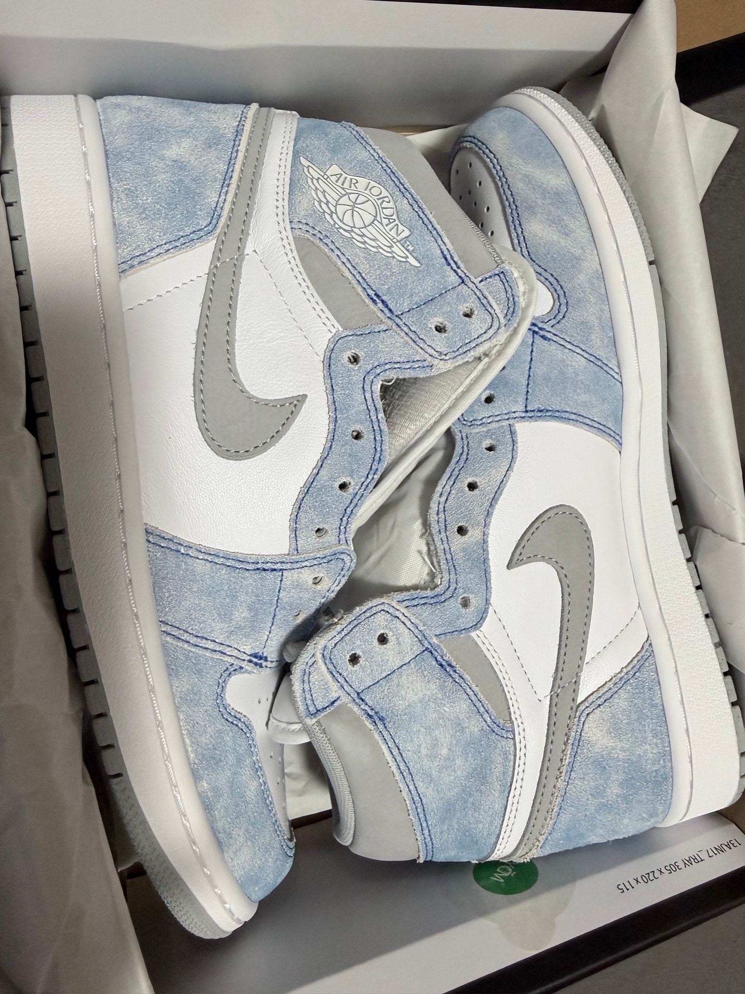 Nike Air Jordan 1 High OG "Hyper Royal"