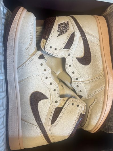 A Ma Maniere × Nike Air Jordan 1 Retro High OG "Sail and Burgundy"
