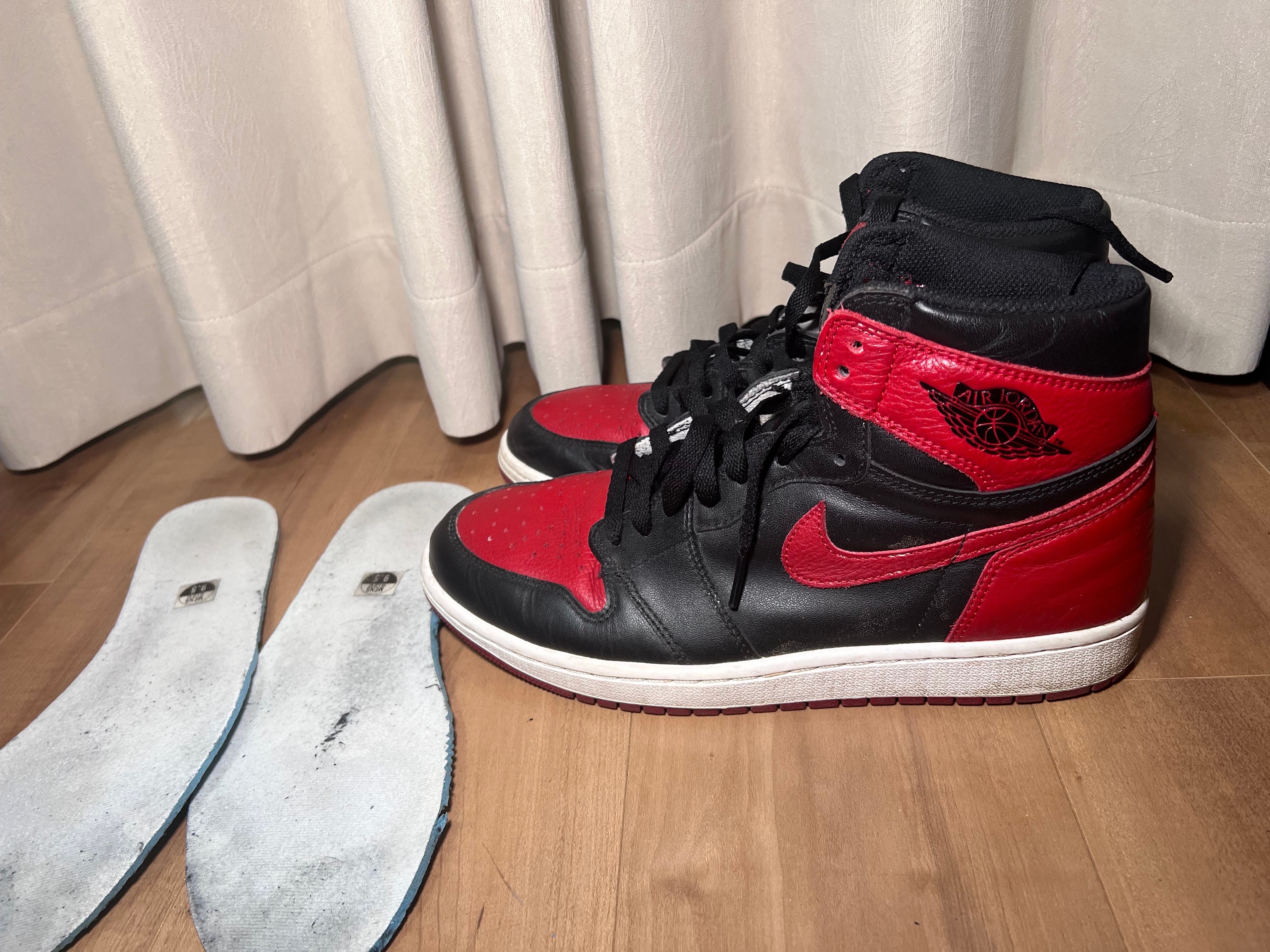 Nike Air Jordan 1 Retro High OG "Bred/Banned" (2016)