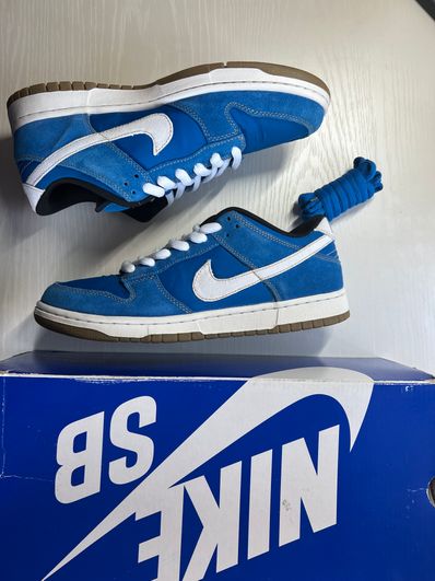 Nike SB Dunk Low "Street Fighter Chun Li"