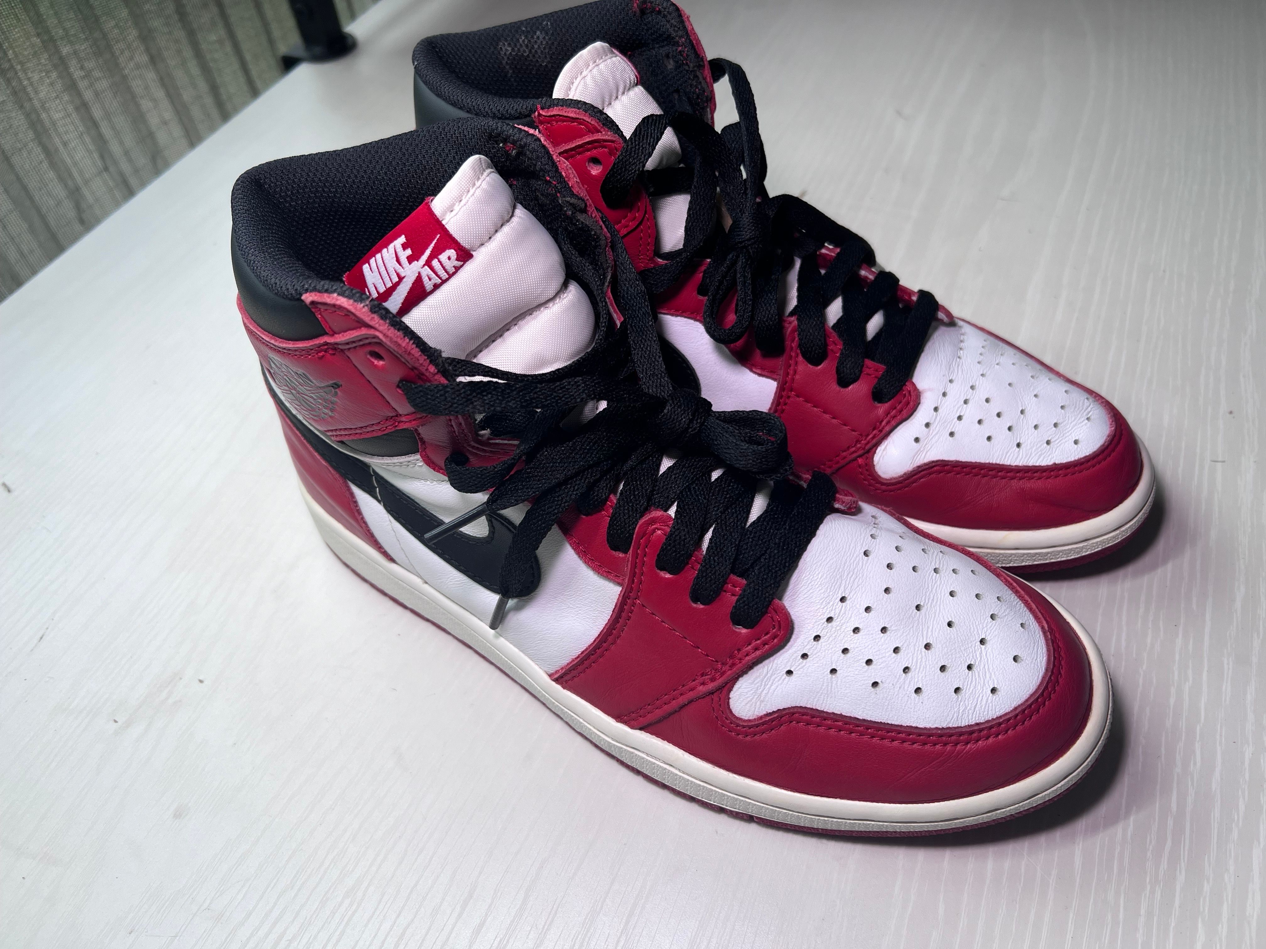 Nike Air Jordan 1 Retro High "Chicago" (2015)