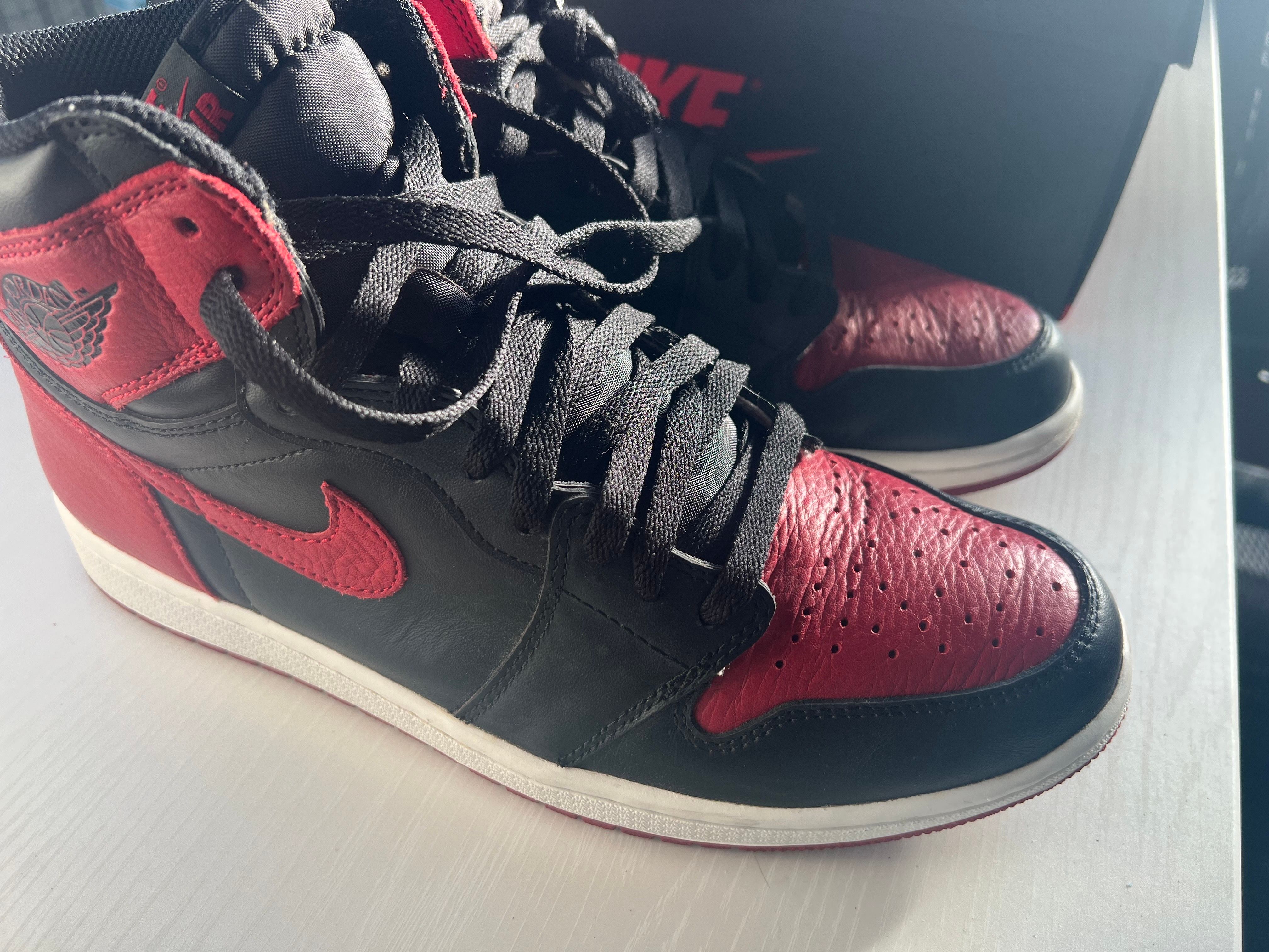 Nike Air Jordan 1 Retro High OG "Bred/Banned" (2016)