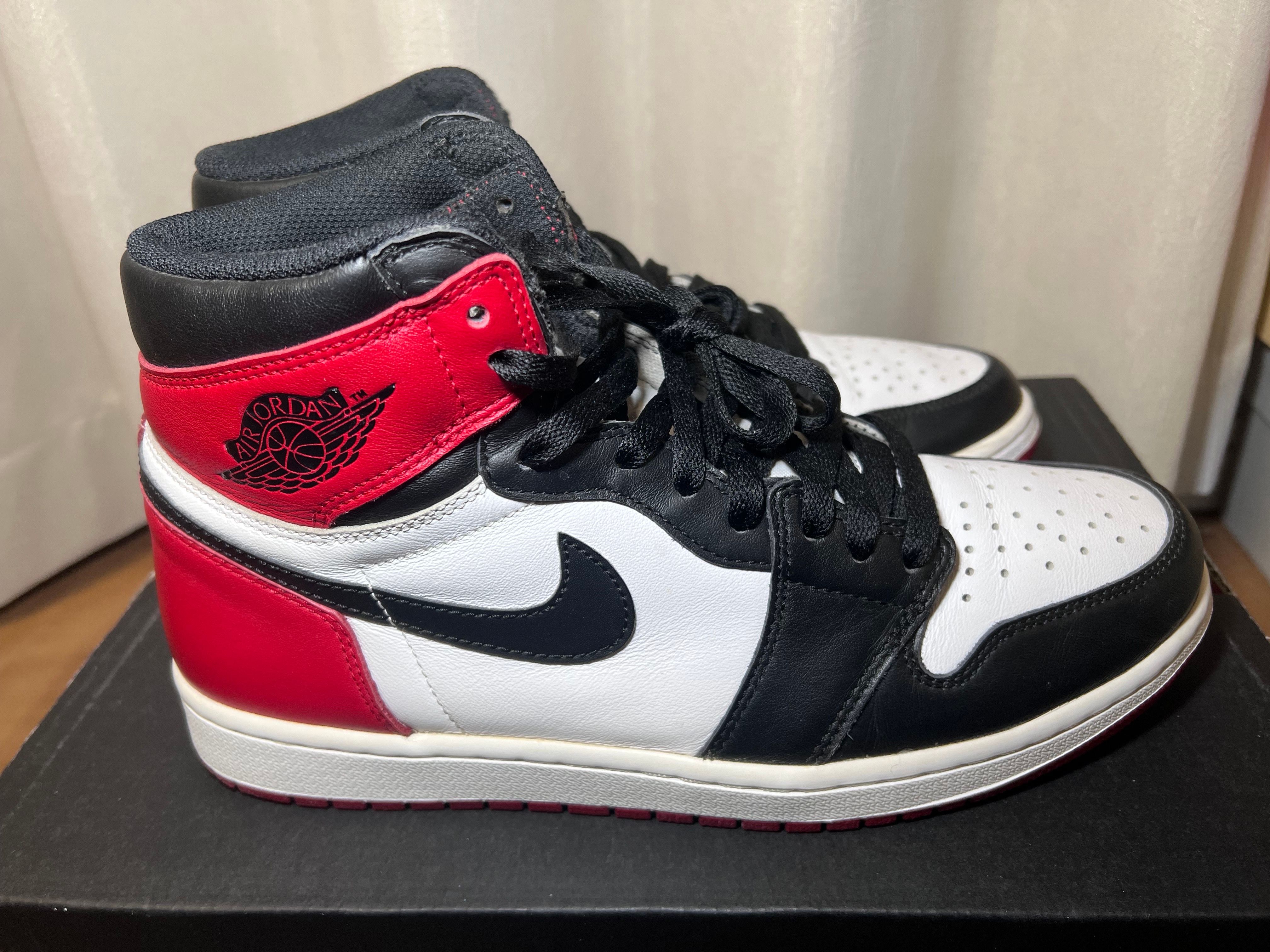 Nike Air Jordan 1 Retro High OG "Black Toe"(2016)