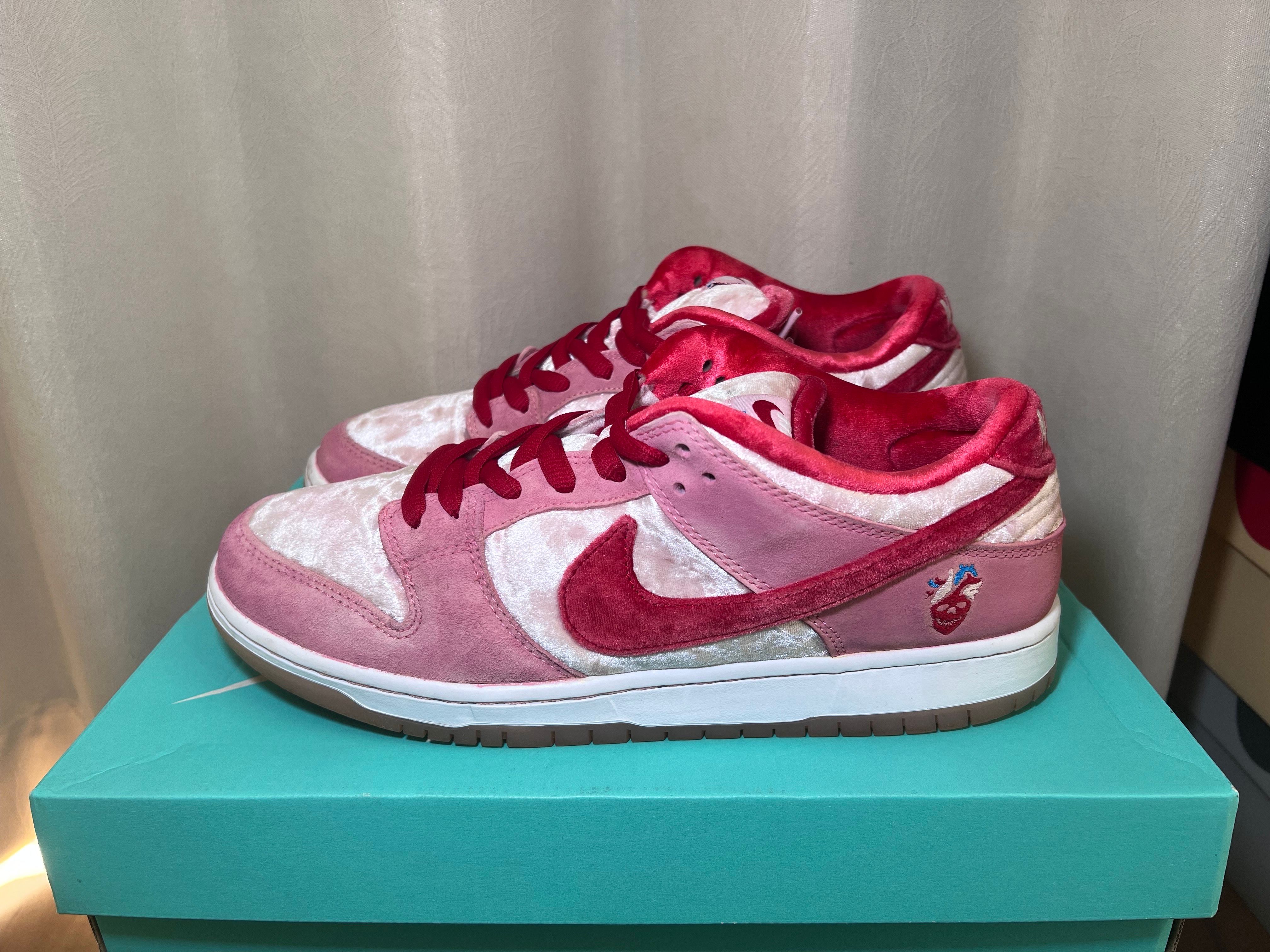 Strangelove × Nike SB Dunk Low "Valentine’s Day"