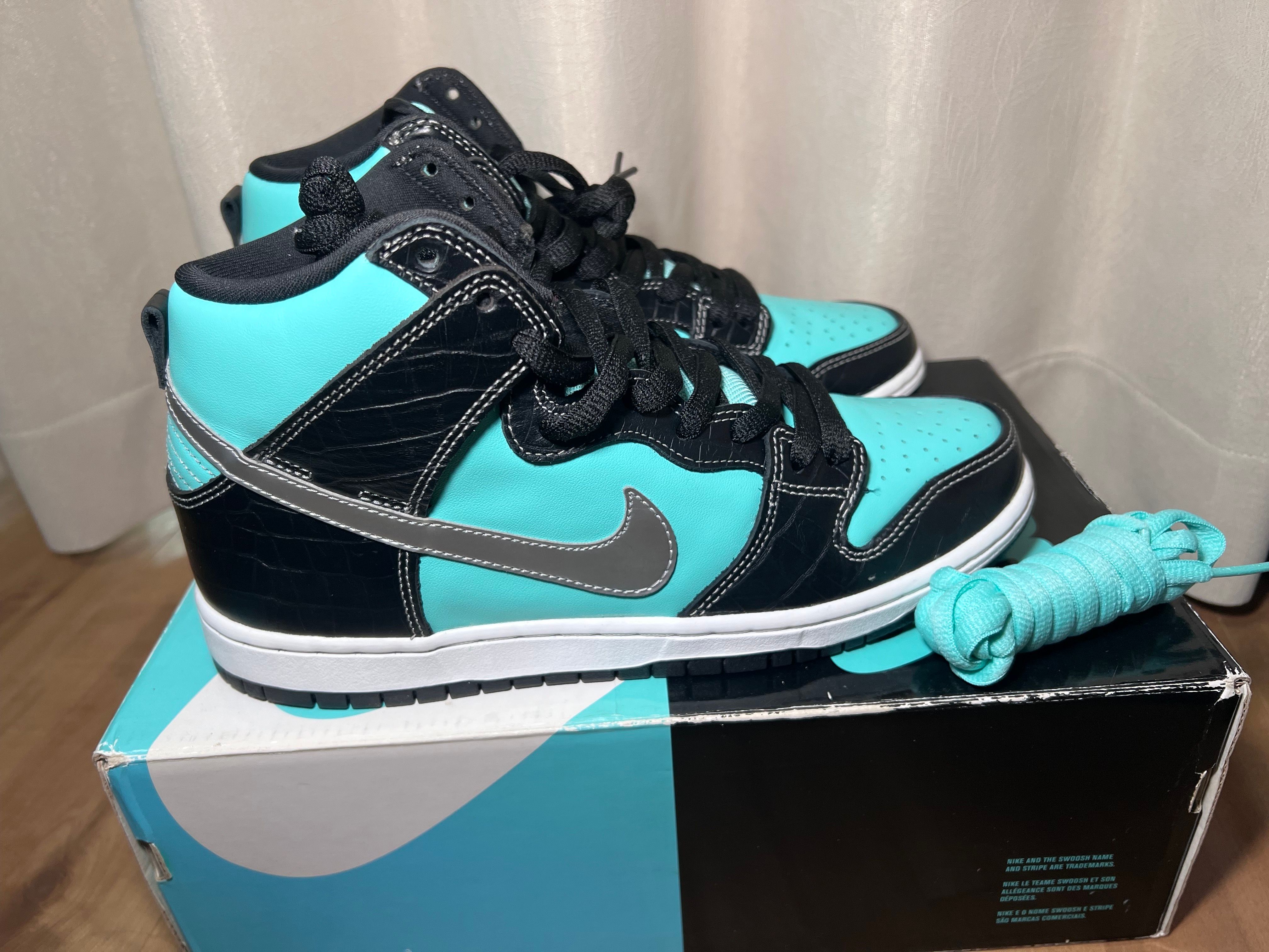 Diamond Supply × Nike SB Dunk High "Tiffany"