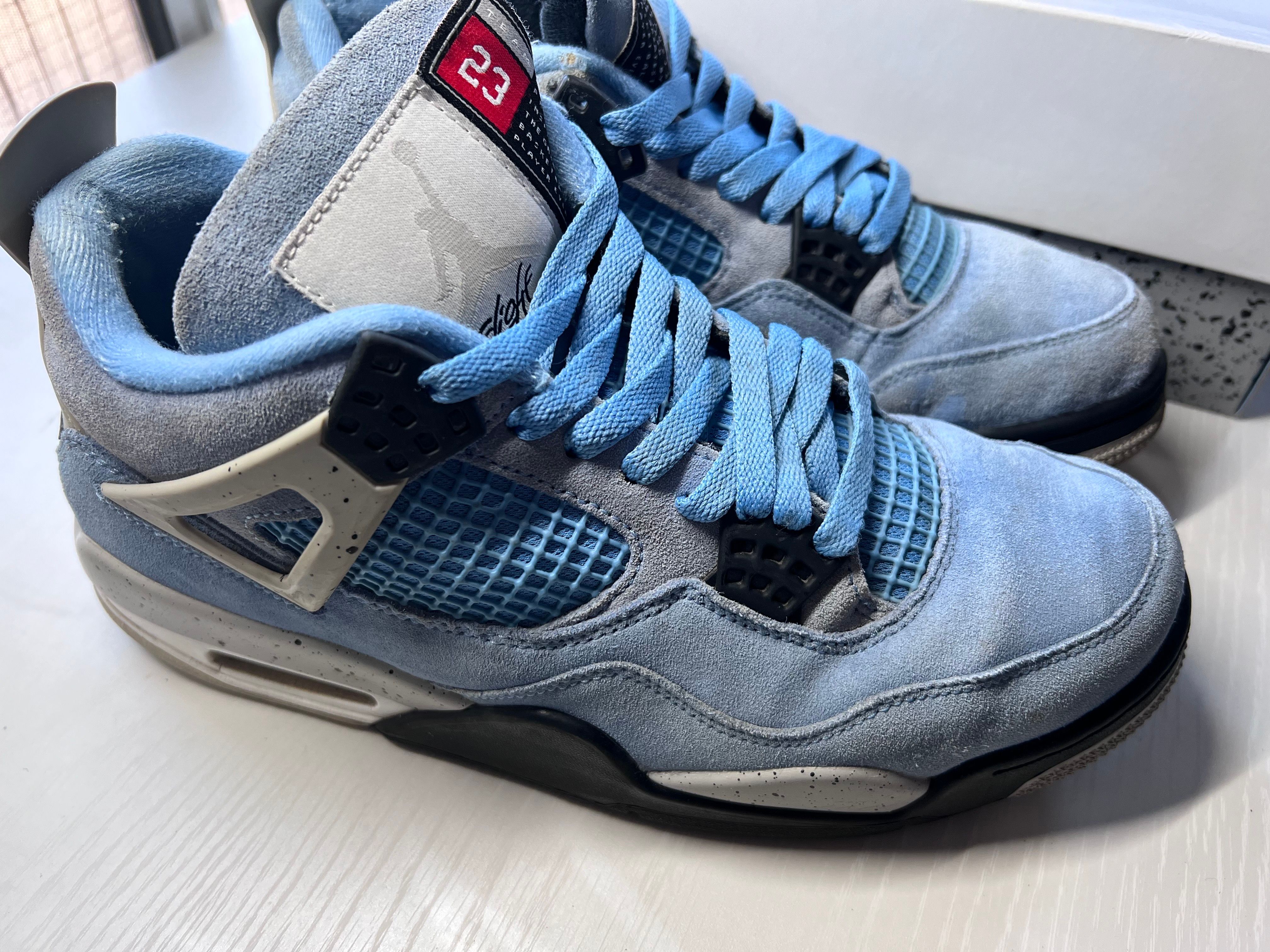 Nike Air Jordan 4 "University Blue"