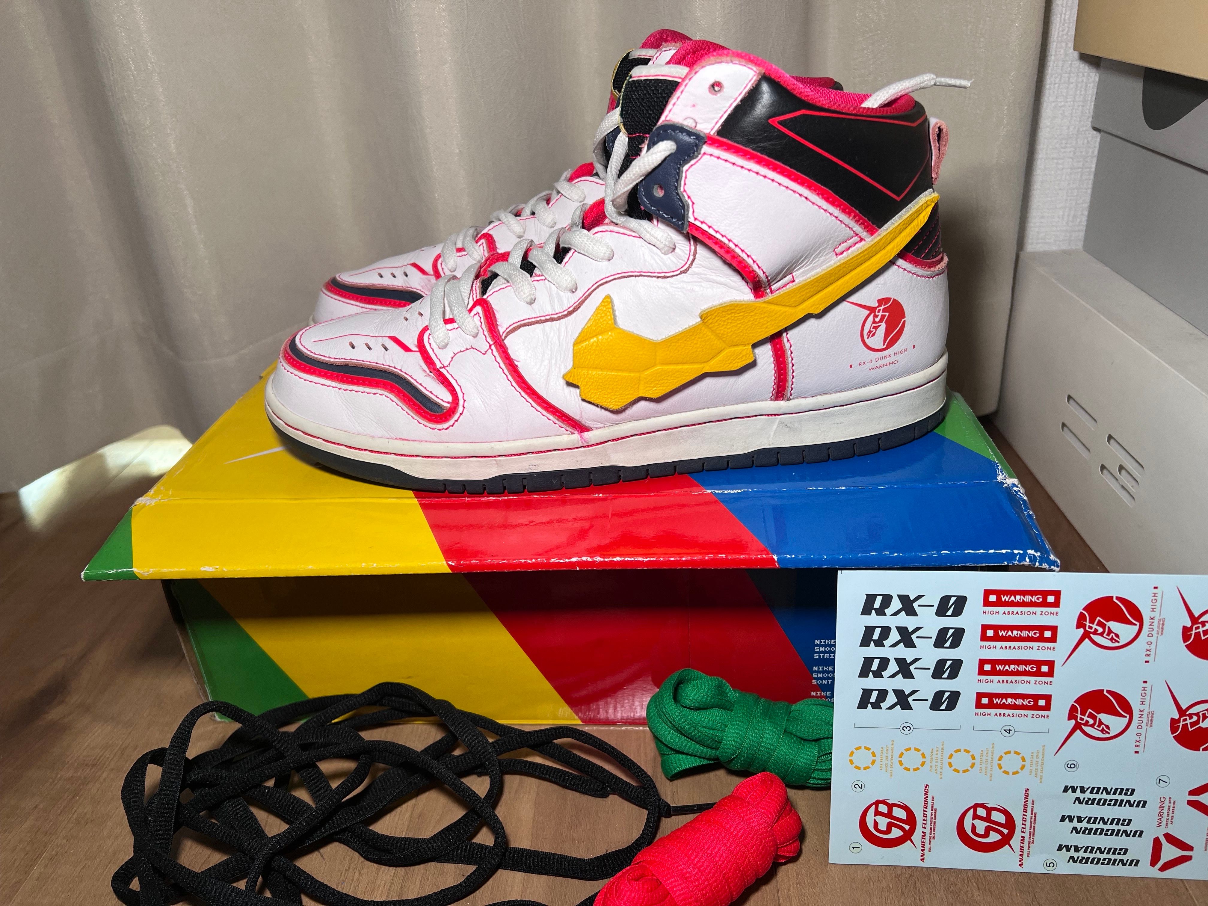 Gundam Unicorn × Nike SB Dunk High PRO QS "UNICORN"