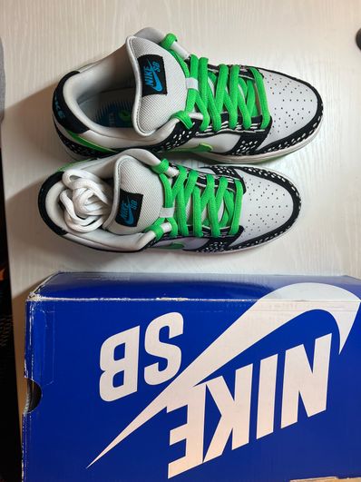 Nike SB Dunk Low "Loon"