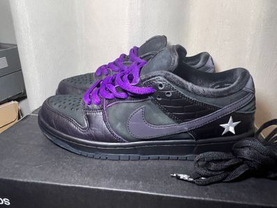 Familia × Nike SB Dunk Low First Avenue "Black/Voltage Purple-White"