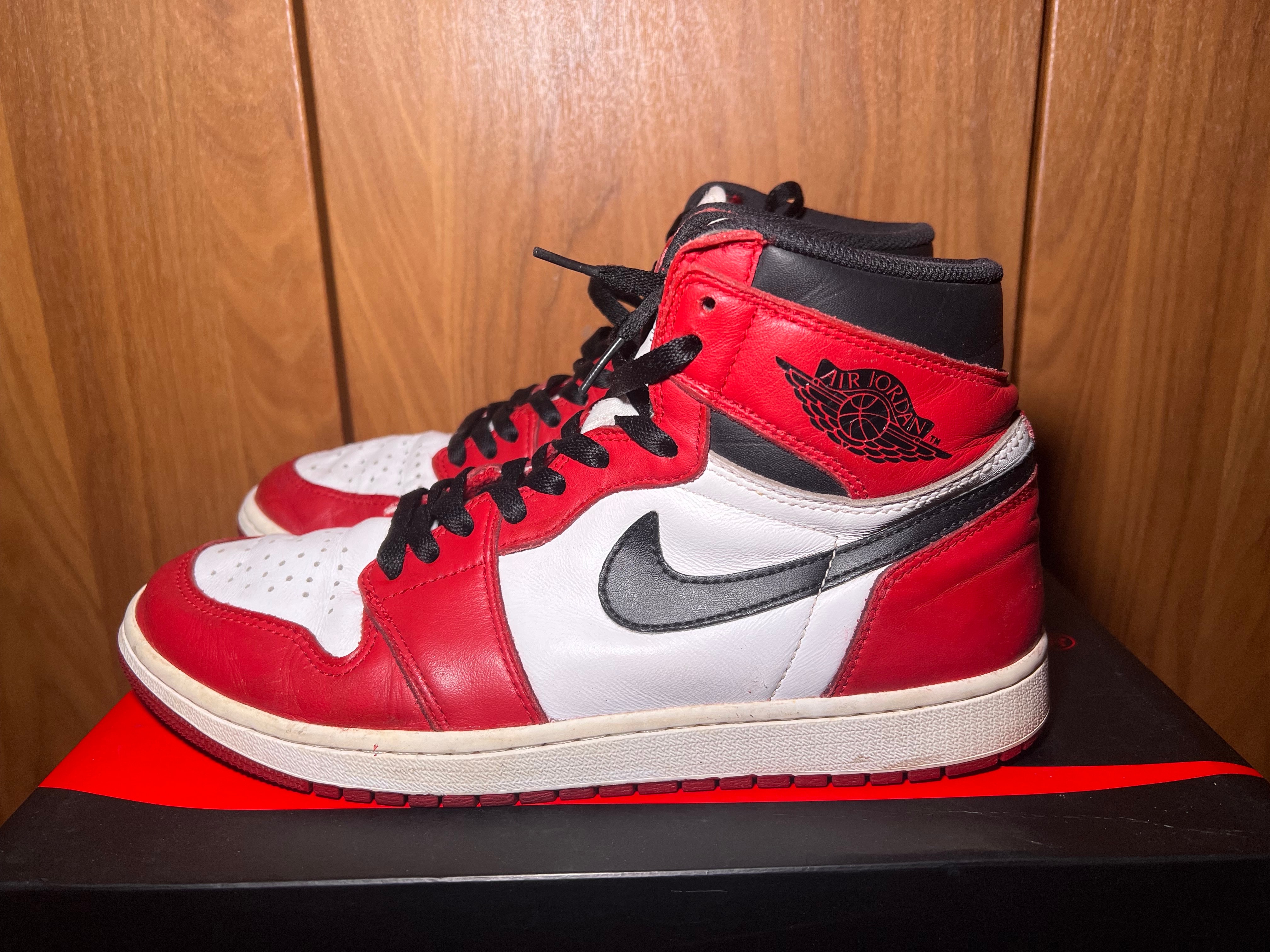 Nike Air Jordan 1 Retro High "Chicago" (2015)