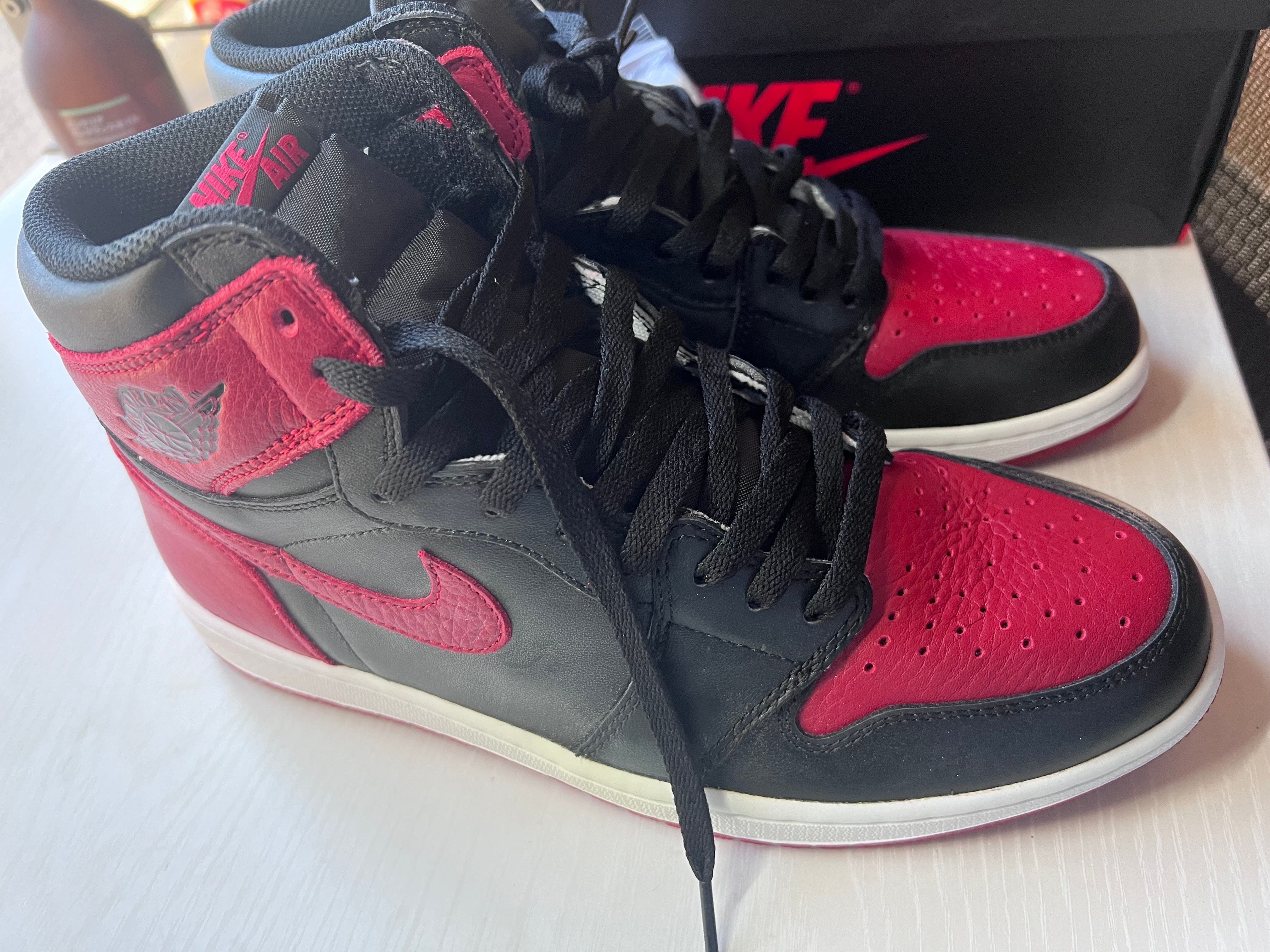 Nike Air Jordan 1 Retro High OG "Bred/Banned" (2016)