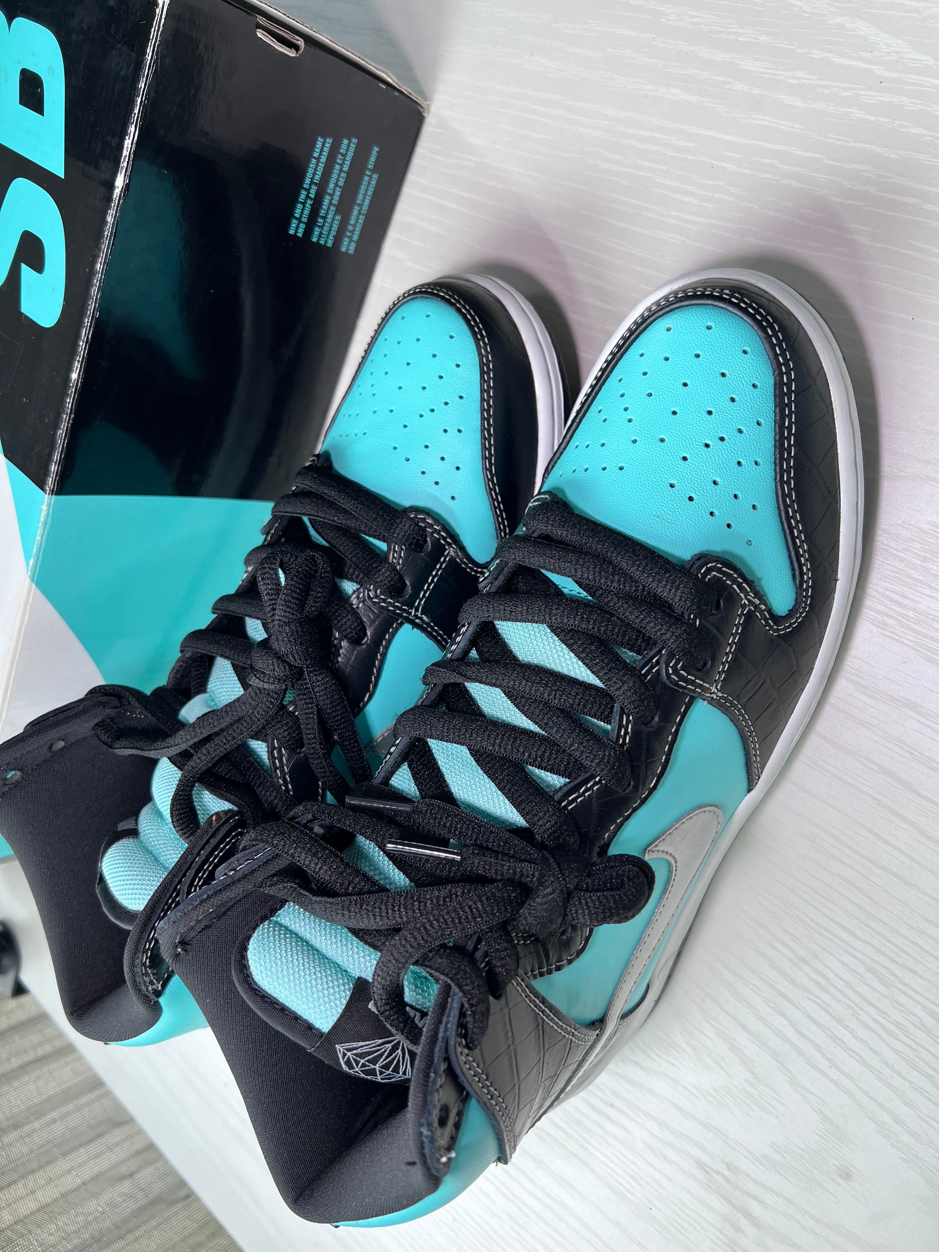 Diamond Supply × Nike SB Dunk High "Tiffany"