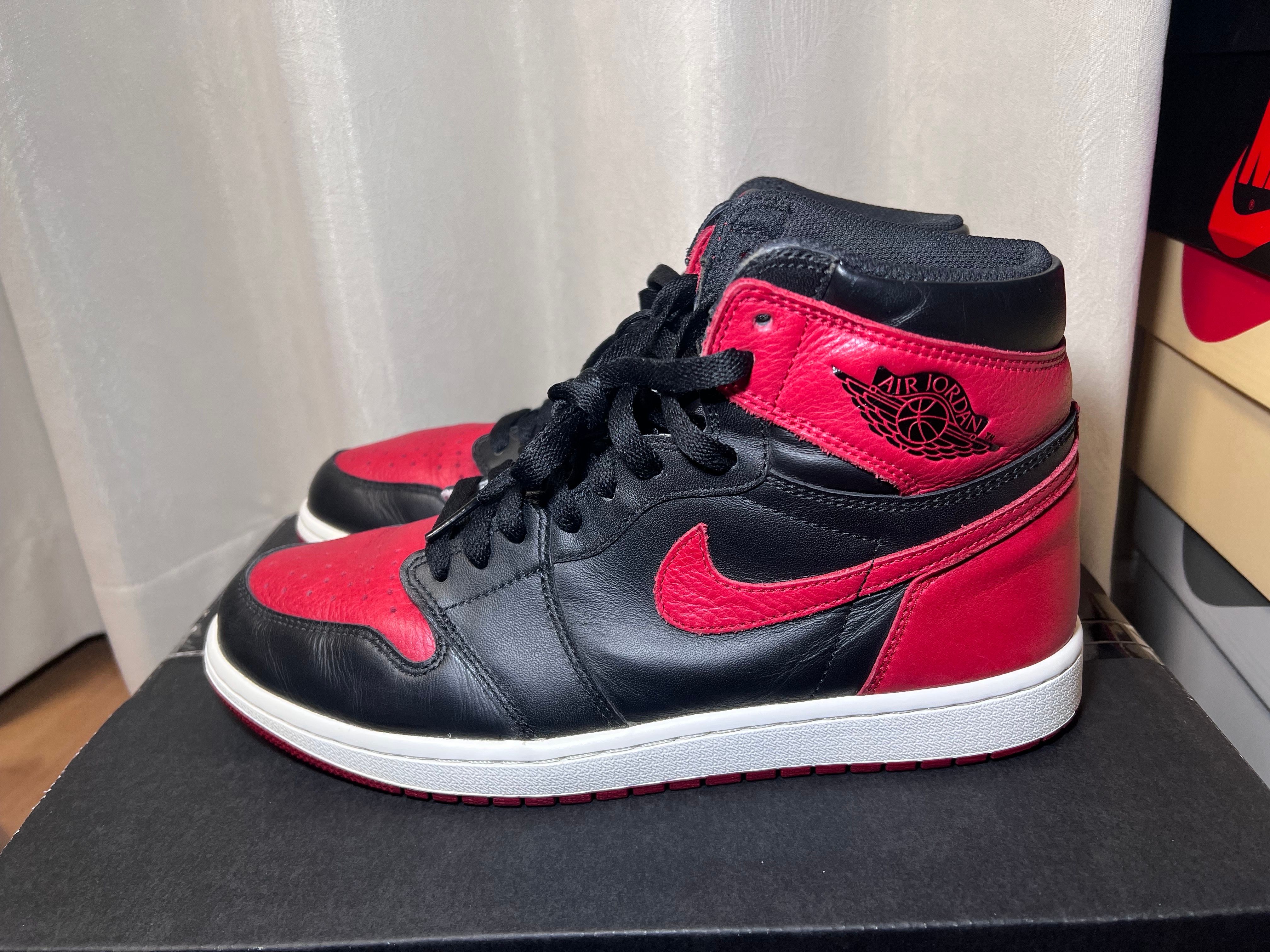 Nike Air Jordan 1 Retro High OG "Bred/Banned" (2016)