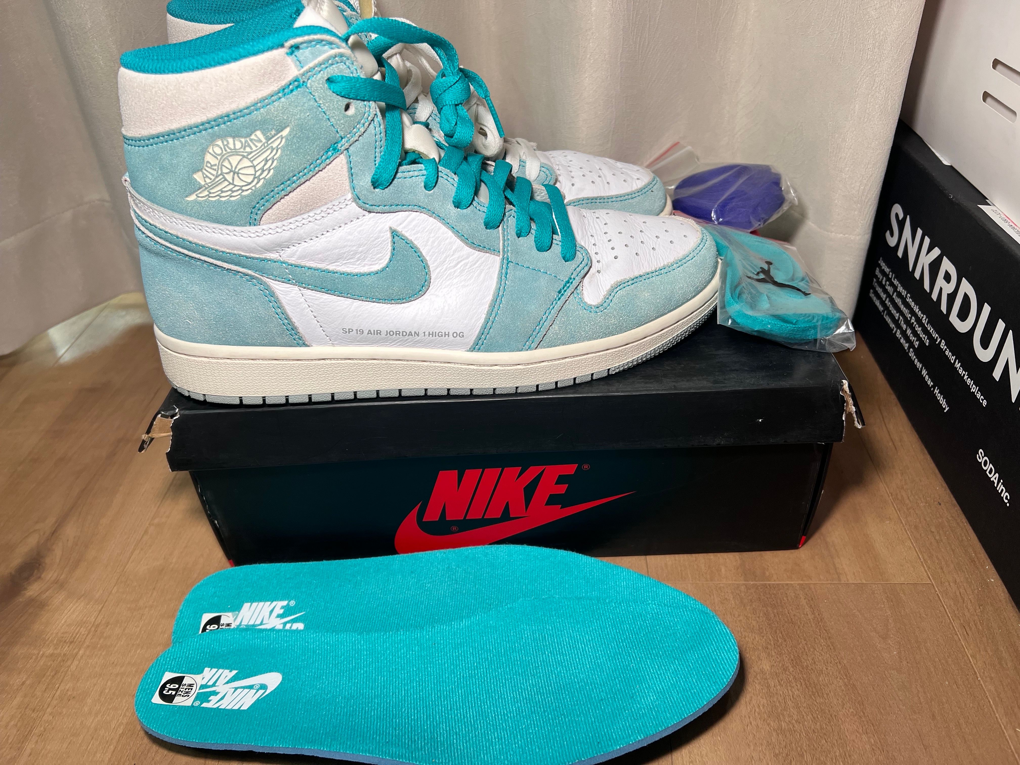 Nike Air Jordan 1 Retro High OG "Turbo Green"