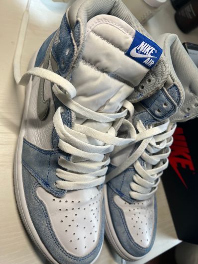 Nike Air Jordan 1 High OG "Hyper Royal"