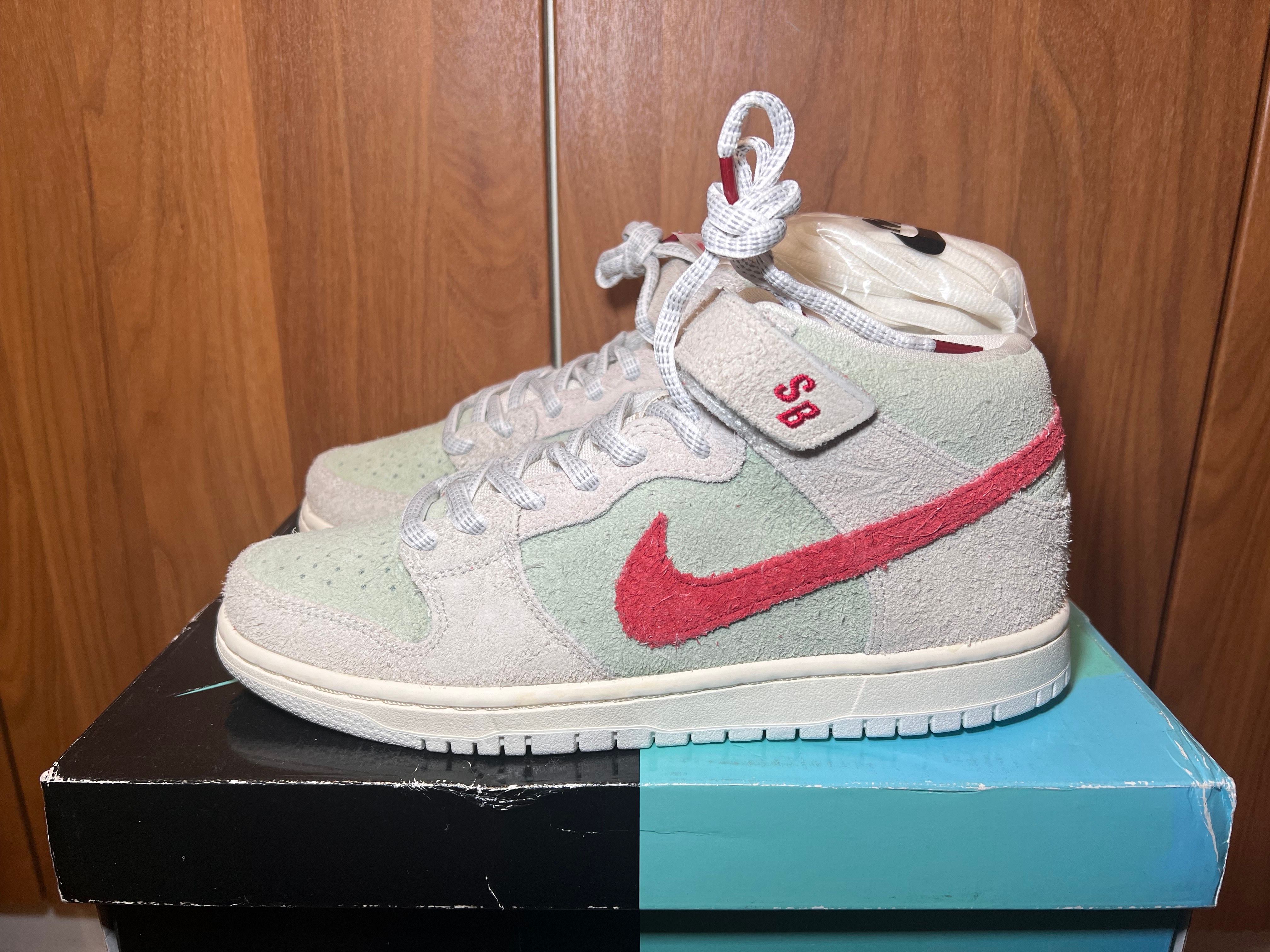 ナイキ SB ダンク ミッド "ホワイト ウインド"