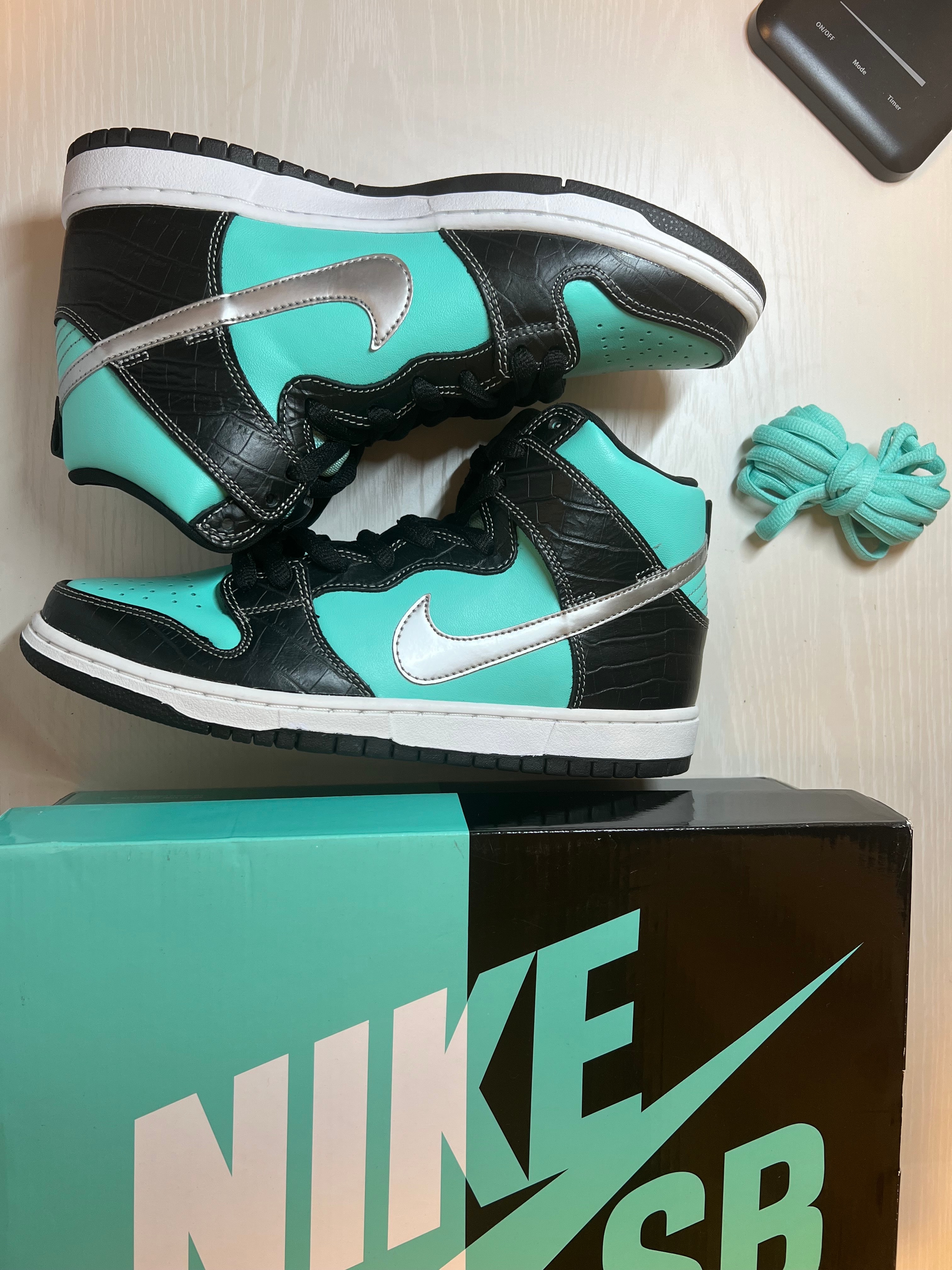 Diamond Supply × Nike SB Dunk High