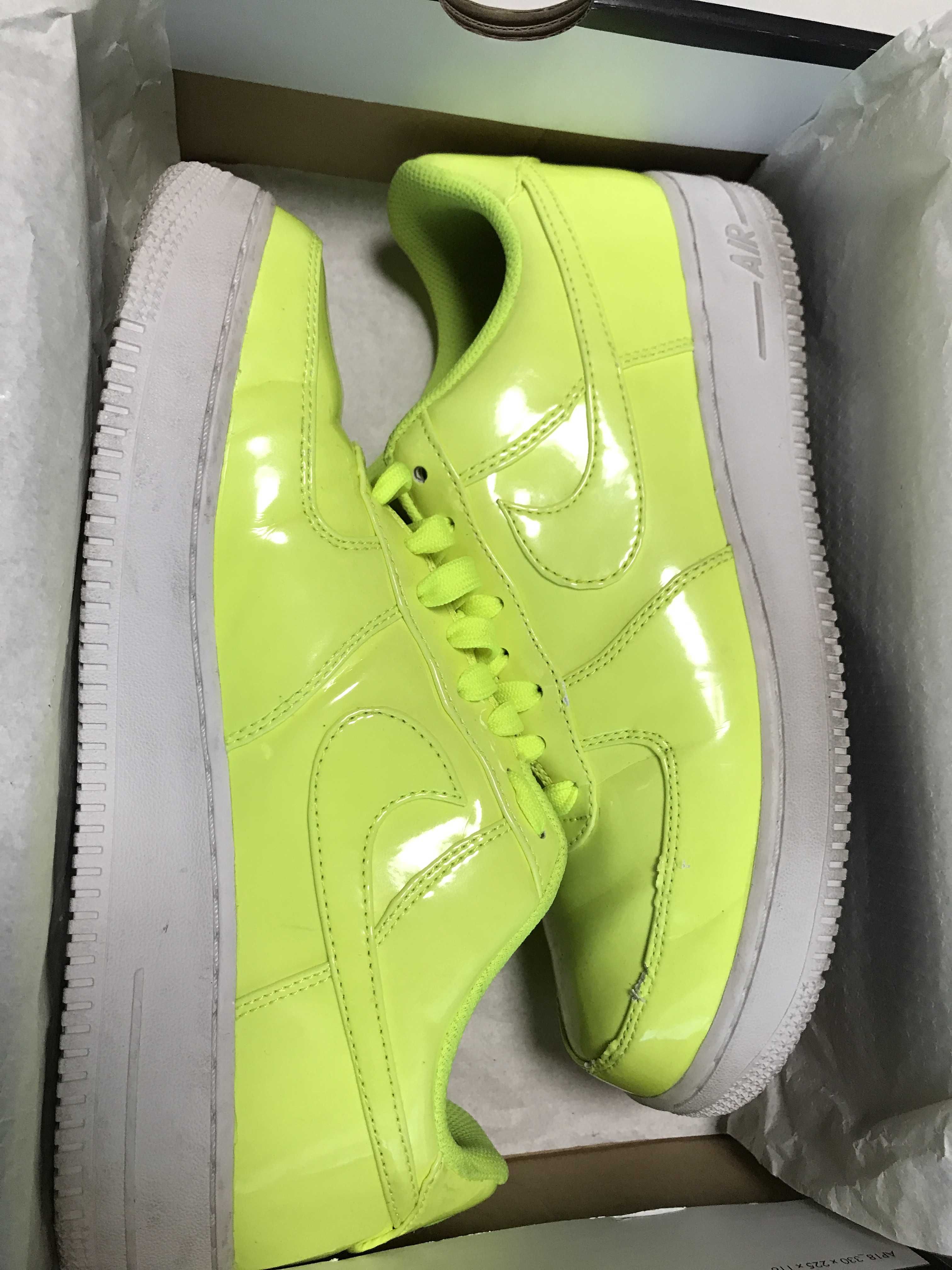 Nike Air Force 1 Low '07 "Volt"