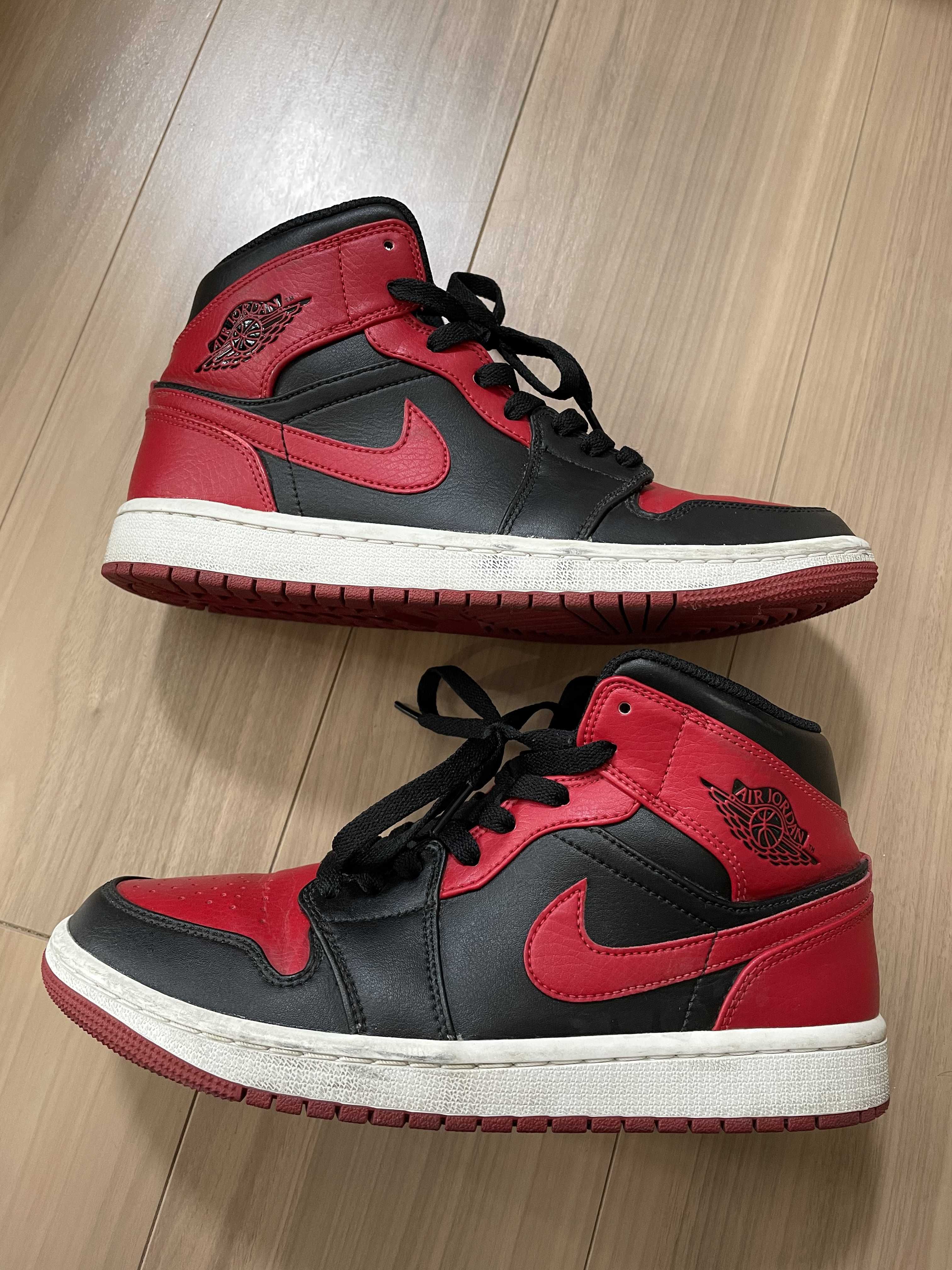 Nike Air Jordan 1 Mid "Bred"