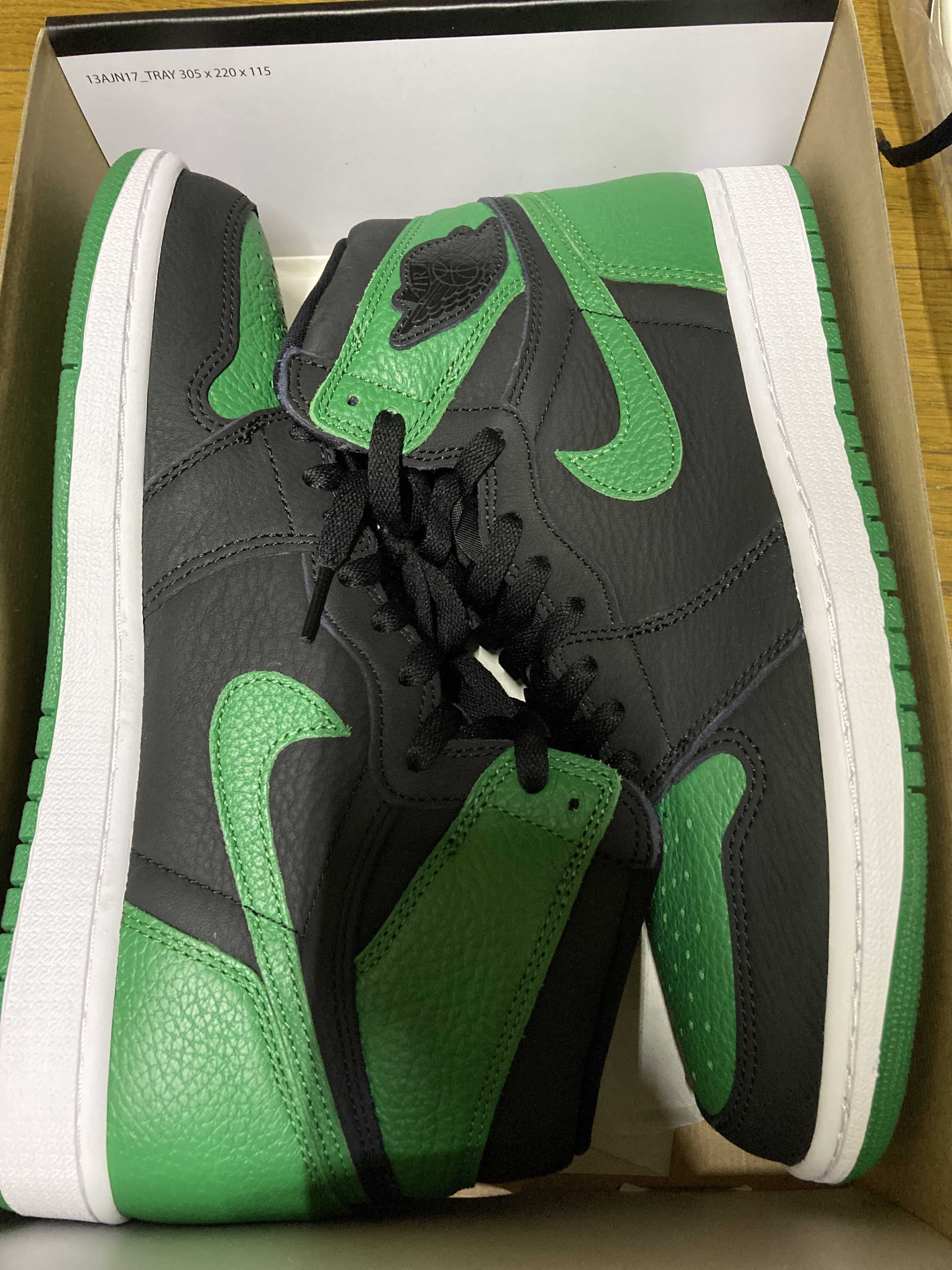 Nike Air Jordan 1 Retro High OG "Black/Pine Green" (2020)
