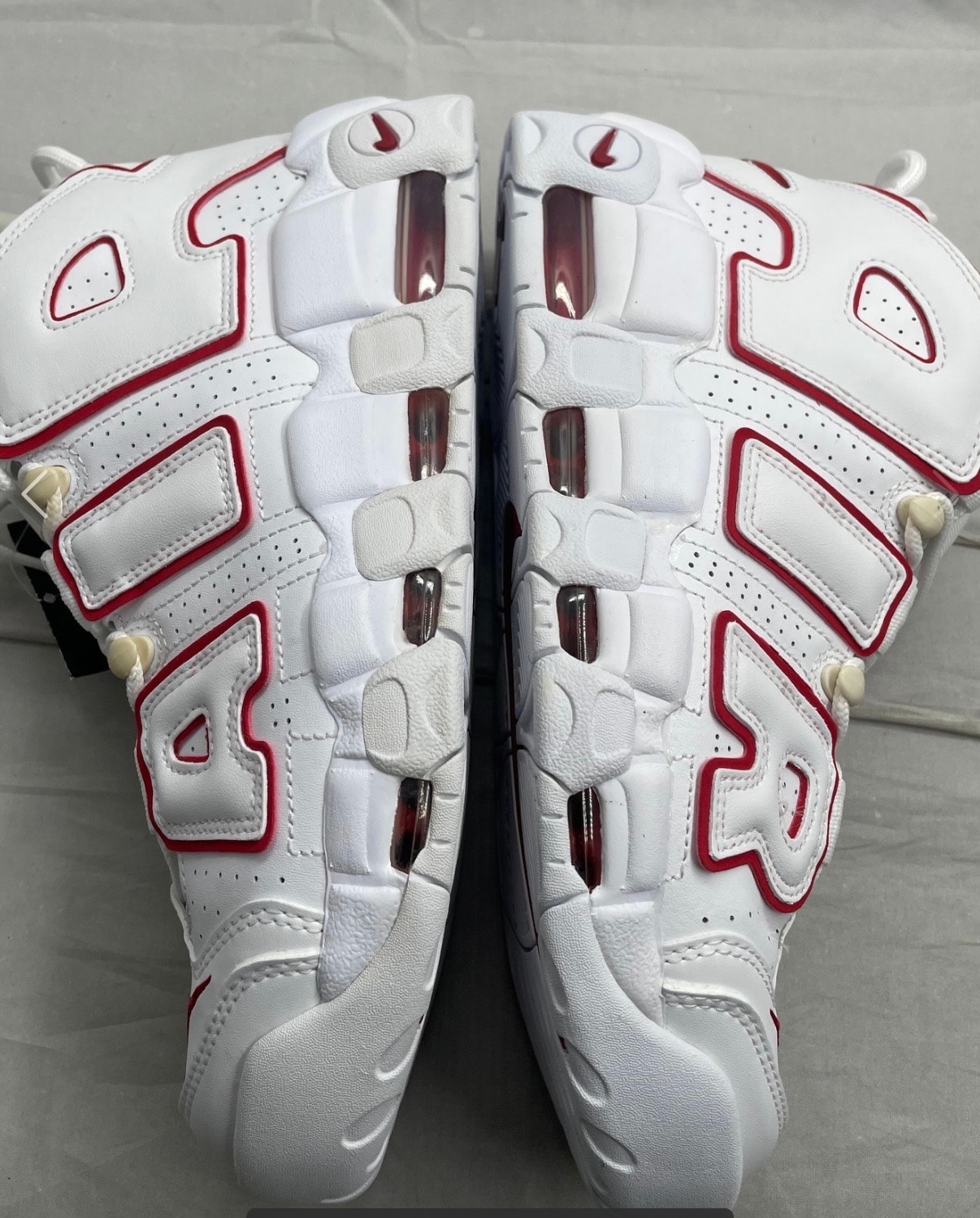 ナイキ エア モア アップテンポ "ホワイト/バーシティレッド" (2021)