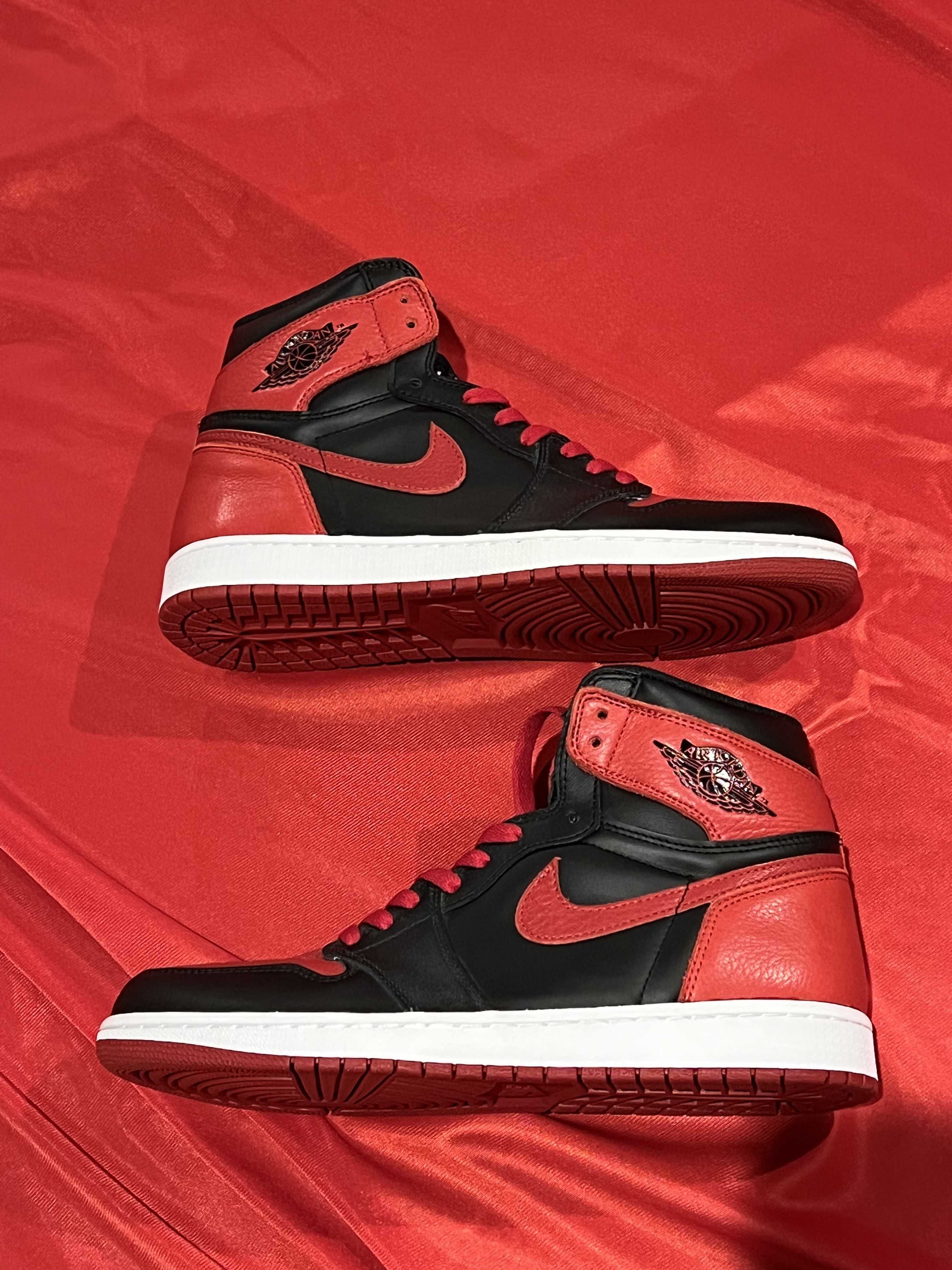 Nike Air Jordan 1 Retro High OG "Bred/Banned" (2016)