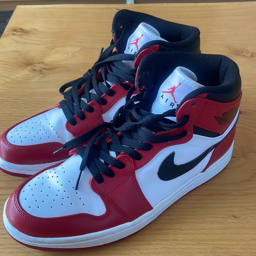 Nike Air Jordan 1 Retro High "Chicago" (2013)