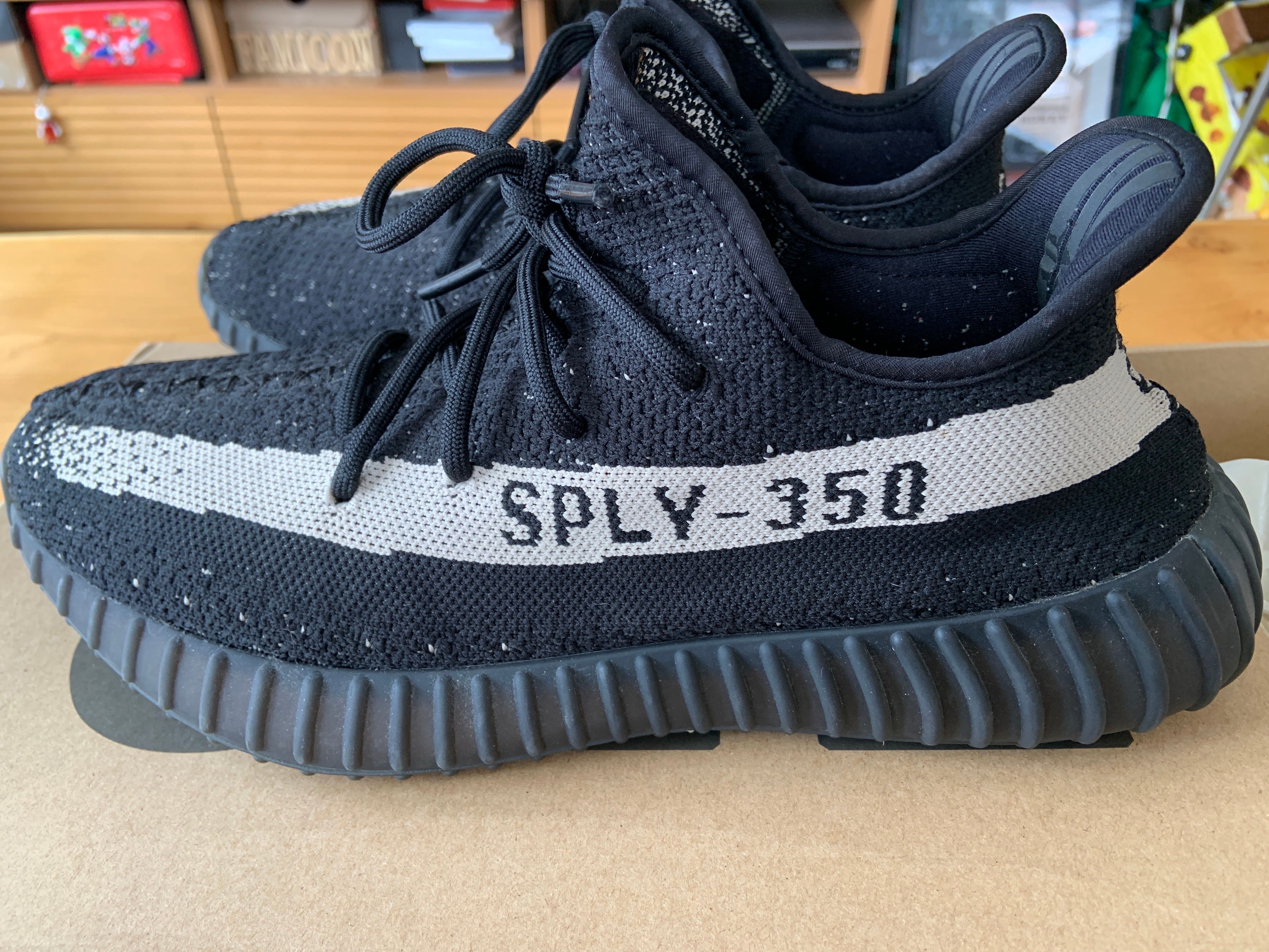 adidas YEEZY Boost 350 V2 "Oreo"