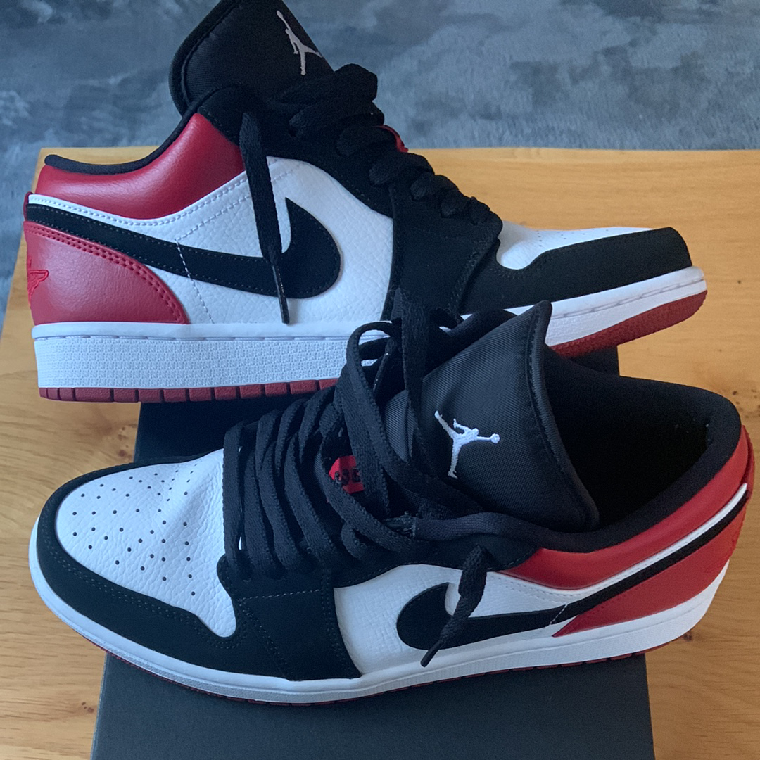 Nike Air Jordan 1 Low "Black Toe"
