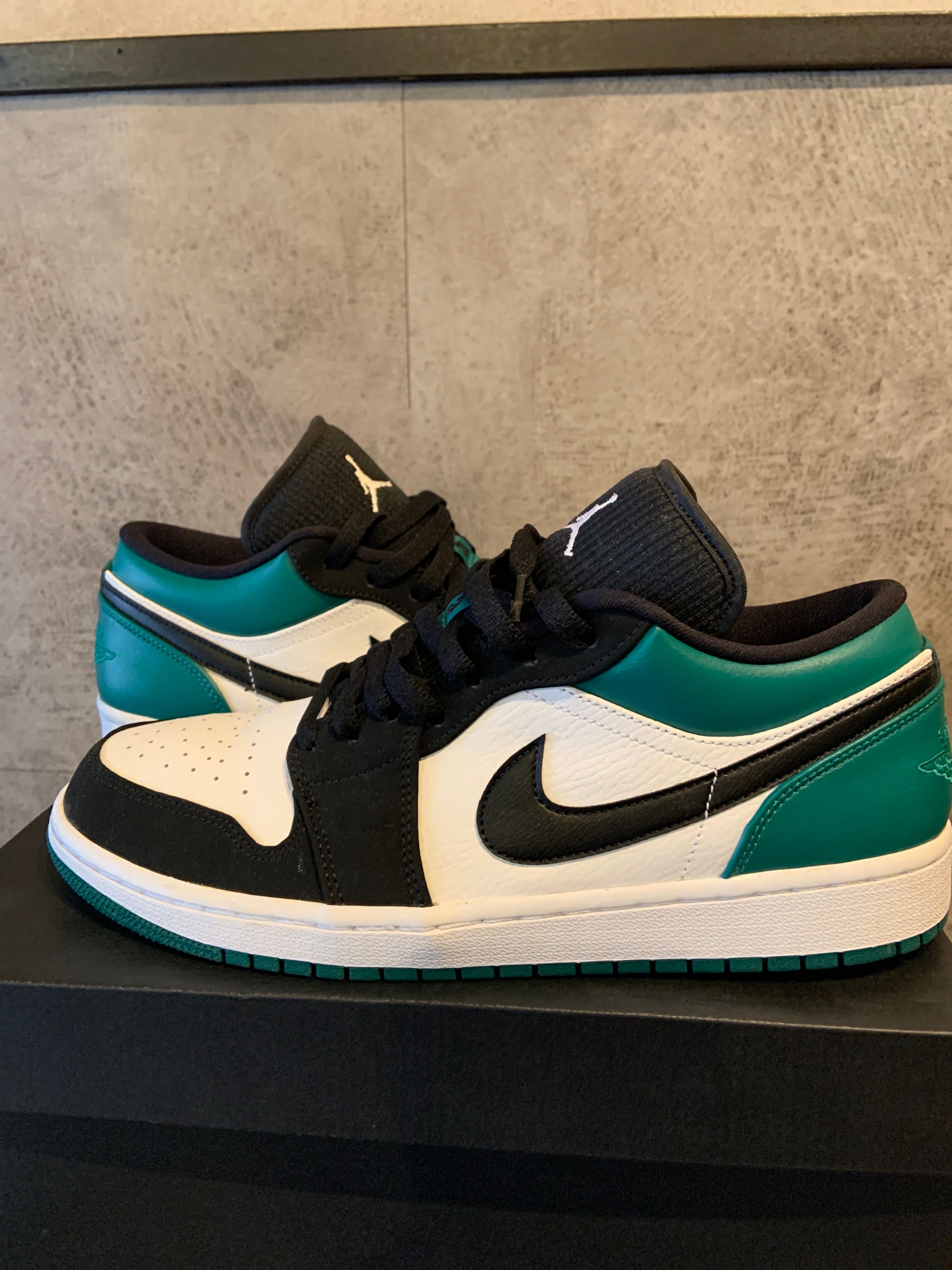 Nike Air Jordan 1 Low "White Black Mystic Green"
