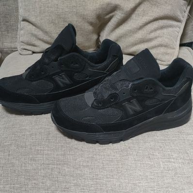 New Balance 992 "Triple Black" (2025)