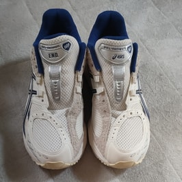 エンド × アシックス ゲルニンバス10.1 "スノーホワイト/ソーダライトブルー"