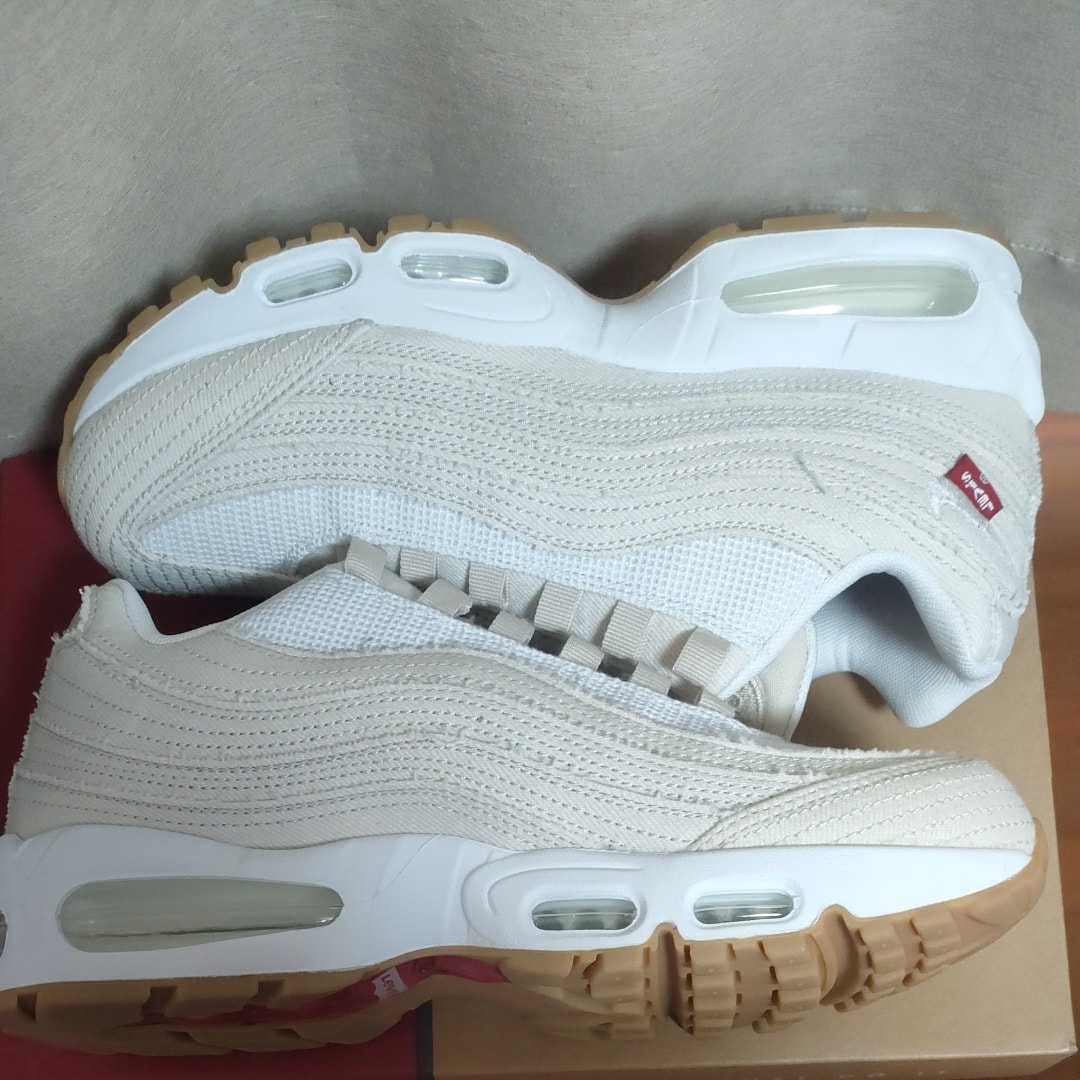 リーバイス × ナイキ エアマックス95 OG "デニムホワイト"