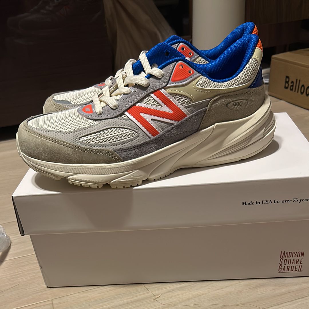 KITH × New Balance 990V6 Madison Square Garden "Sanddrift"