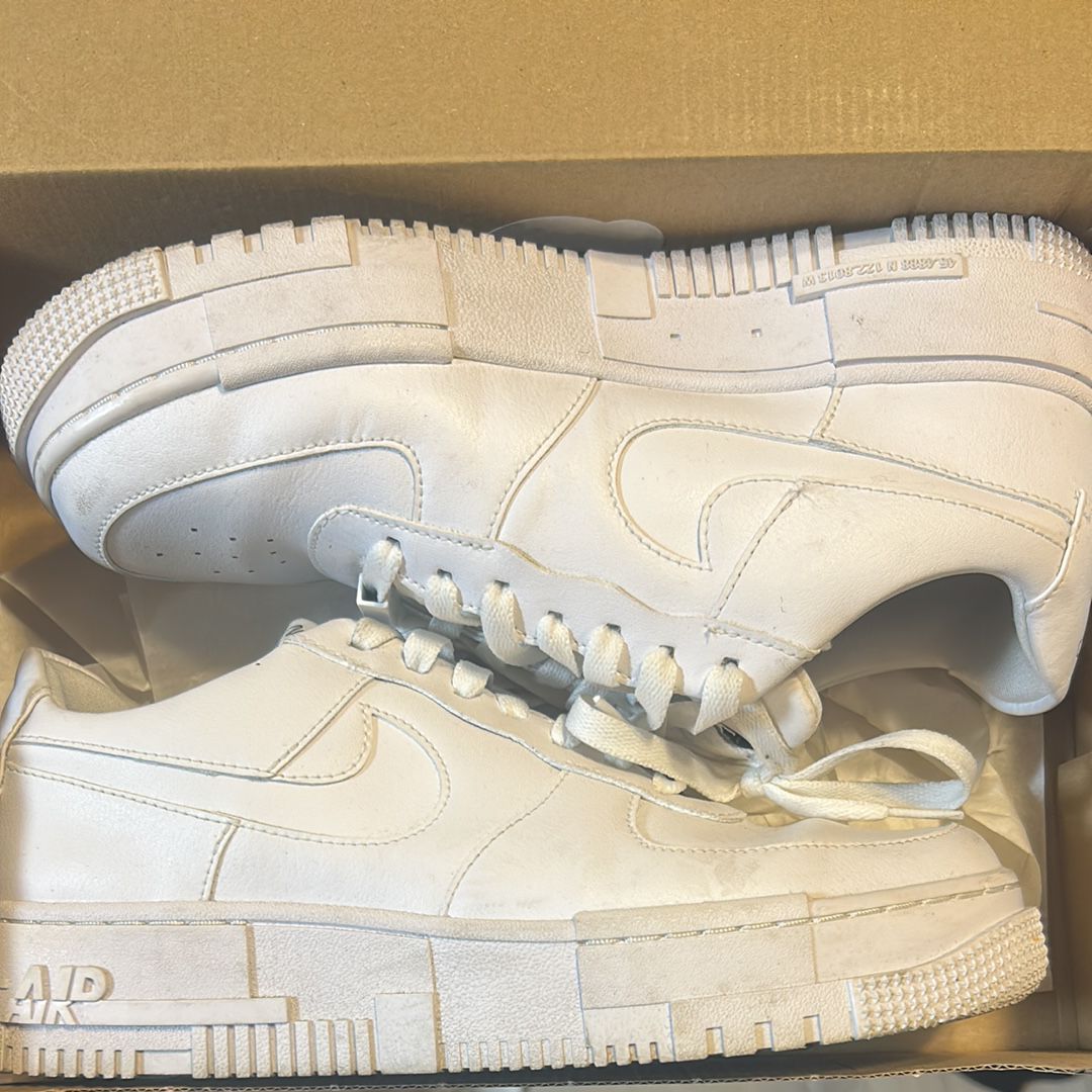 【27.5cm中古】ナイキ エアフォース1 ロー ピクセルホワイト Amazon | [ナイキ] エア フォース 1 ピクセル SE W AF1 PIXEL SE
