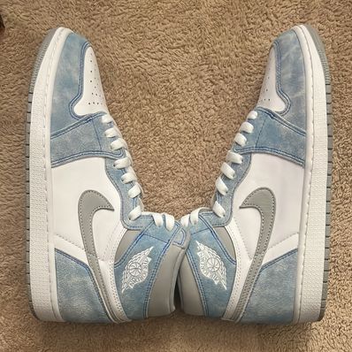 Nike Air Jordan 1 High OG "Hyper Royal"