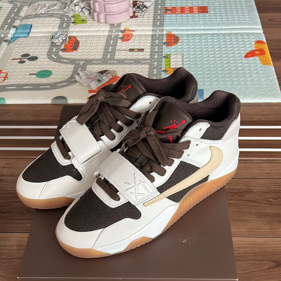 Travis Scott × Nike Jordan Jumpman Jack TR "Sail and Dark Mocha"