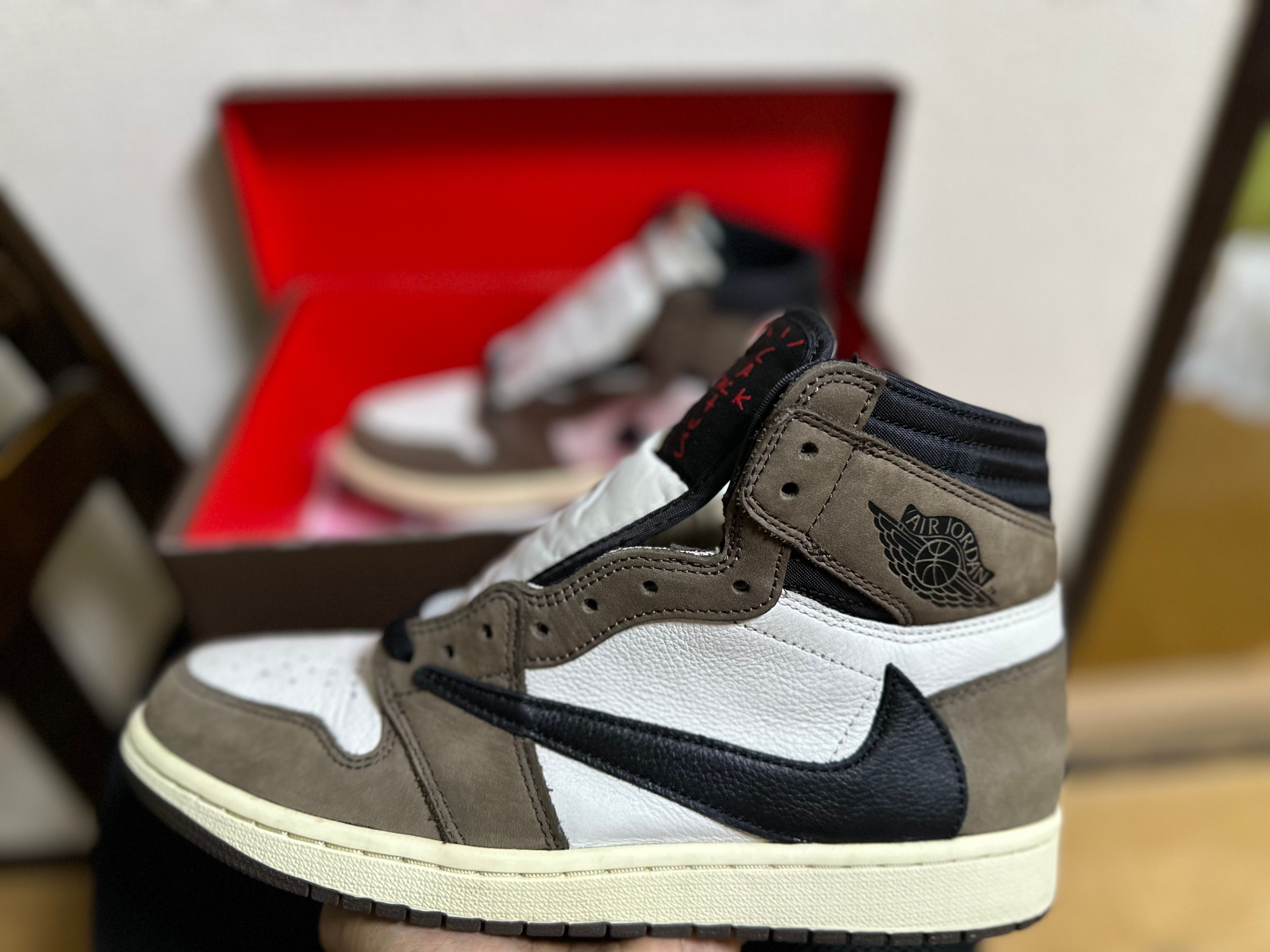 Travis Scott × Nike Air Jordan 1 Retro High OG TS SP "Sail/Dark Mocha"