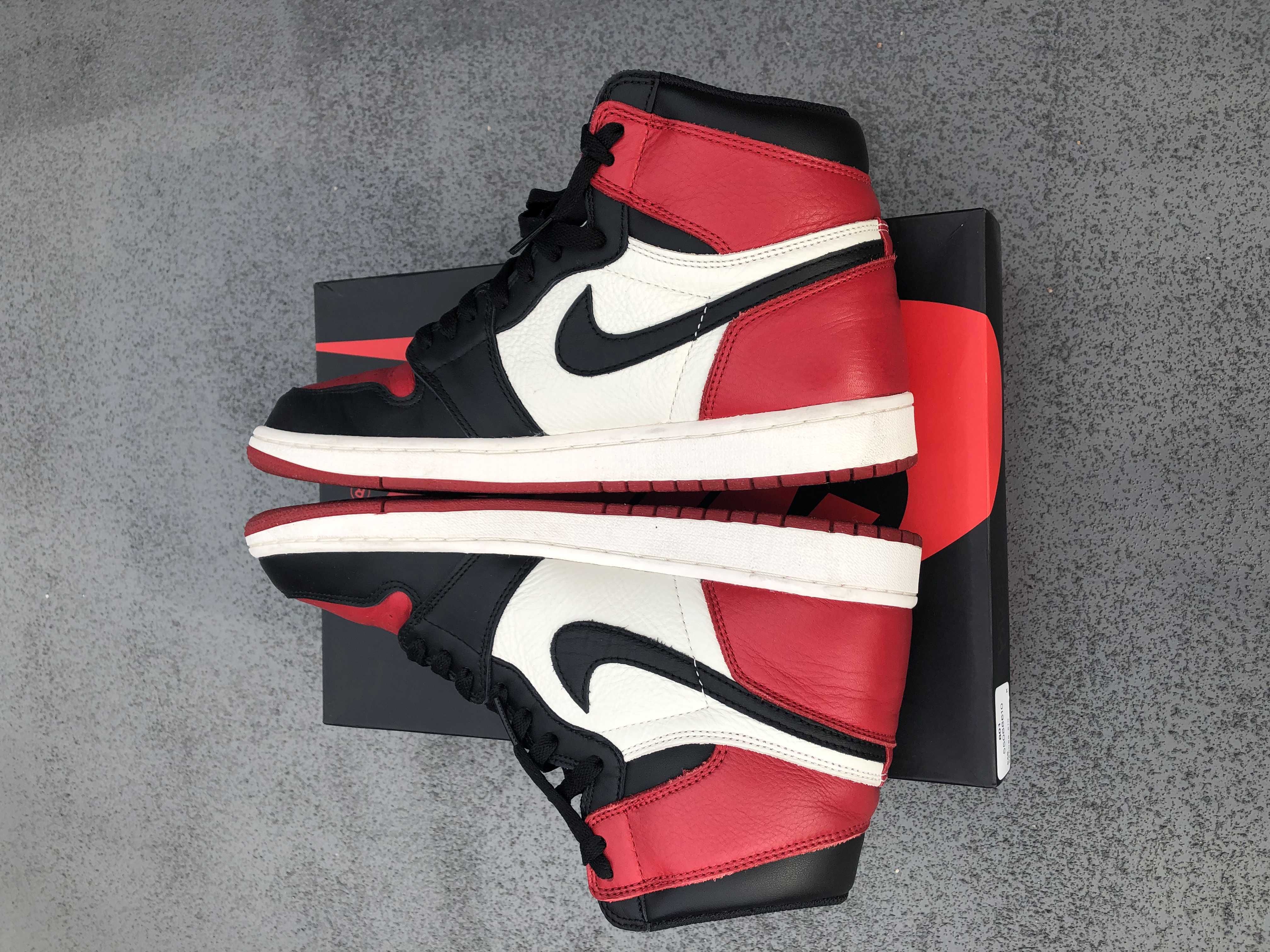 Nike Air Jordan 1 Retro High OG "Bred Toe"