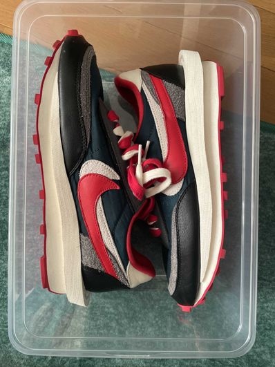 UNDERCOVER × sacai × Nike LD Waffle "Midnight Spruce/Pale Ivory-Dark Grey-University Red"