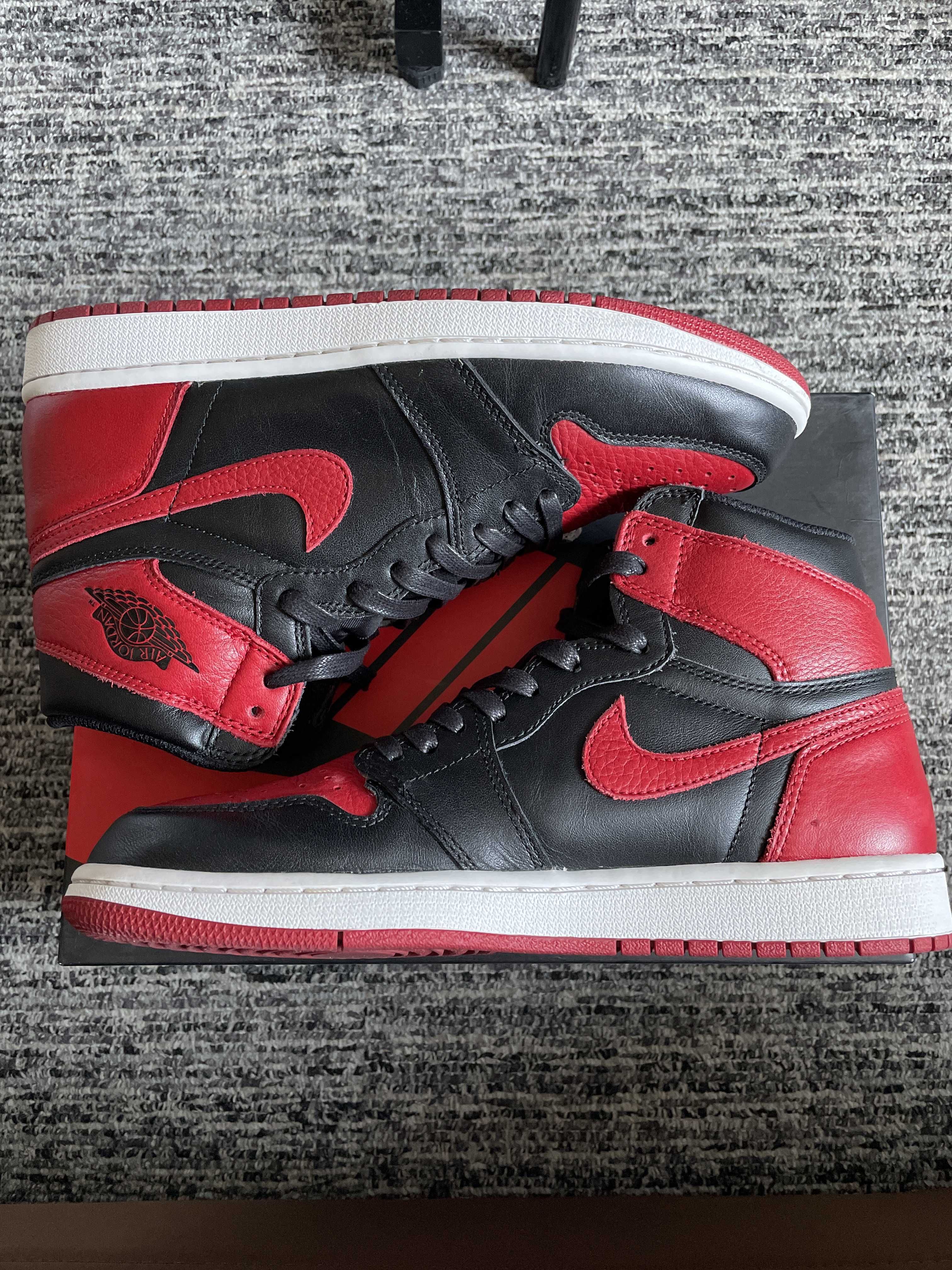 Nike Air Jordan 1 Retro High OG "Bred/Banned" (2016)