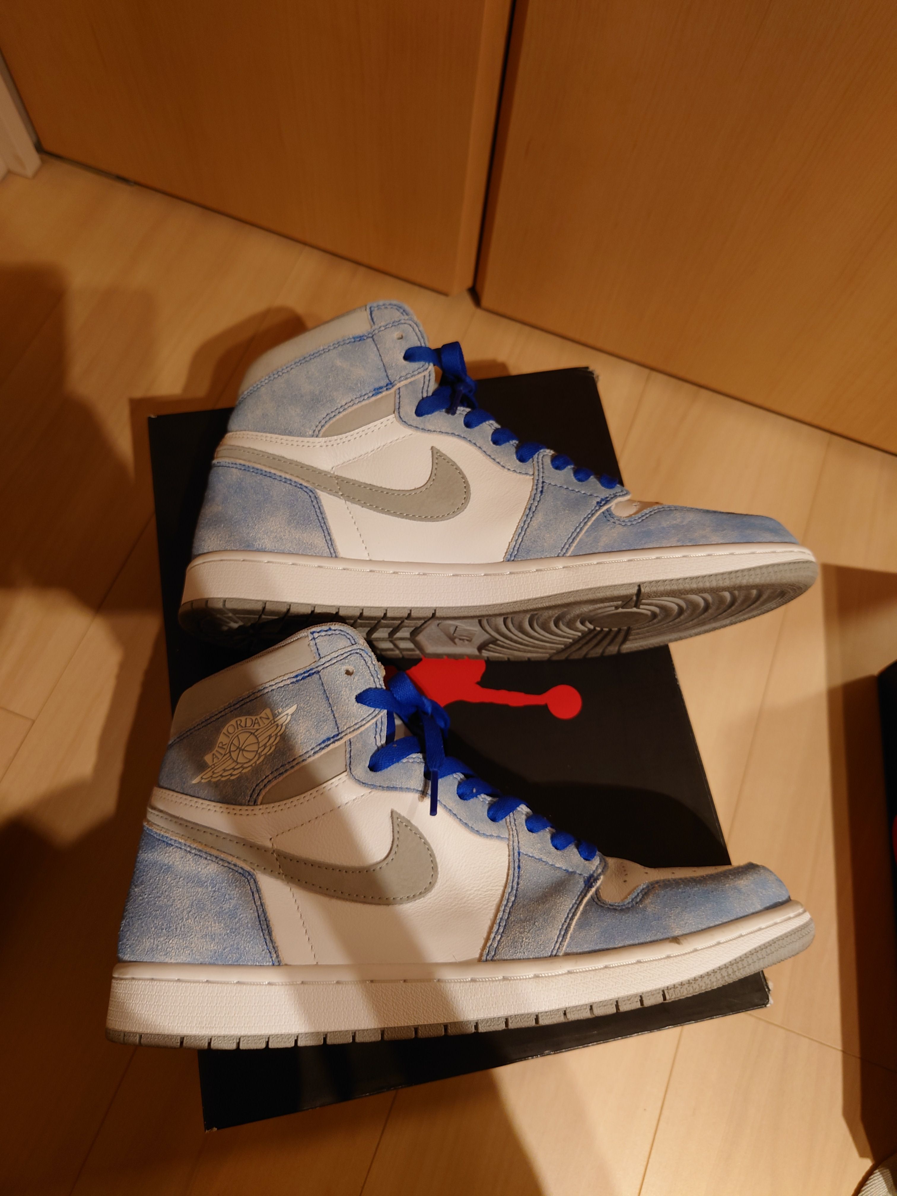 Nike Air Jordan 1 High OG "Hyper Royal"