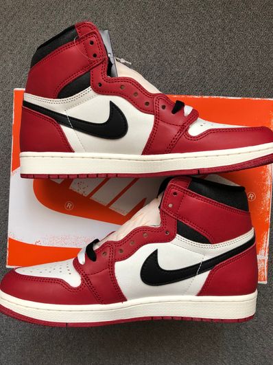 Nike Air Jordan 1 High OG "Lost & Found/Chicago"