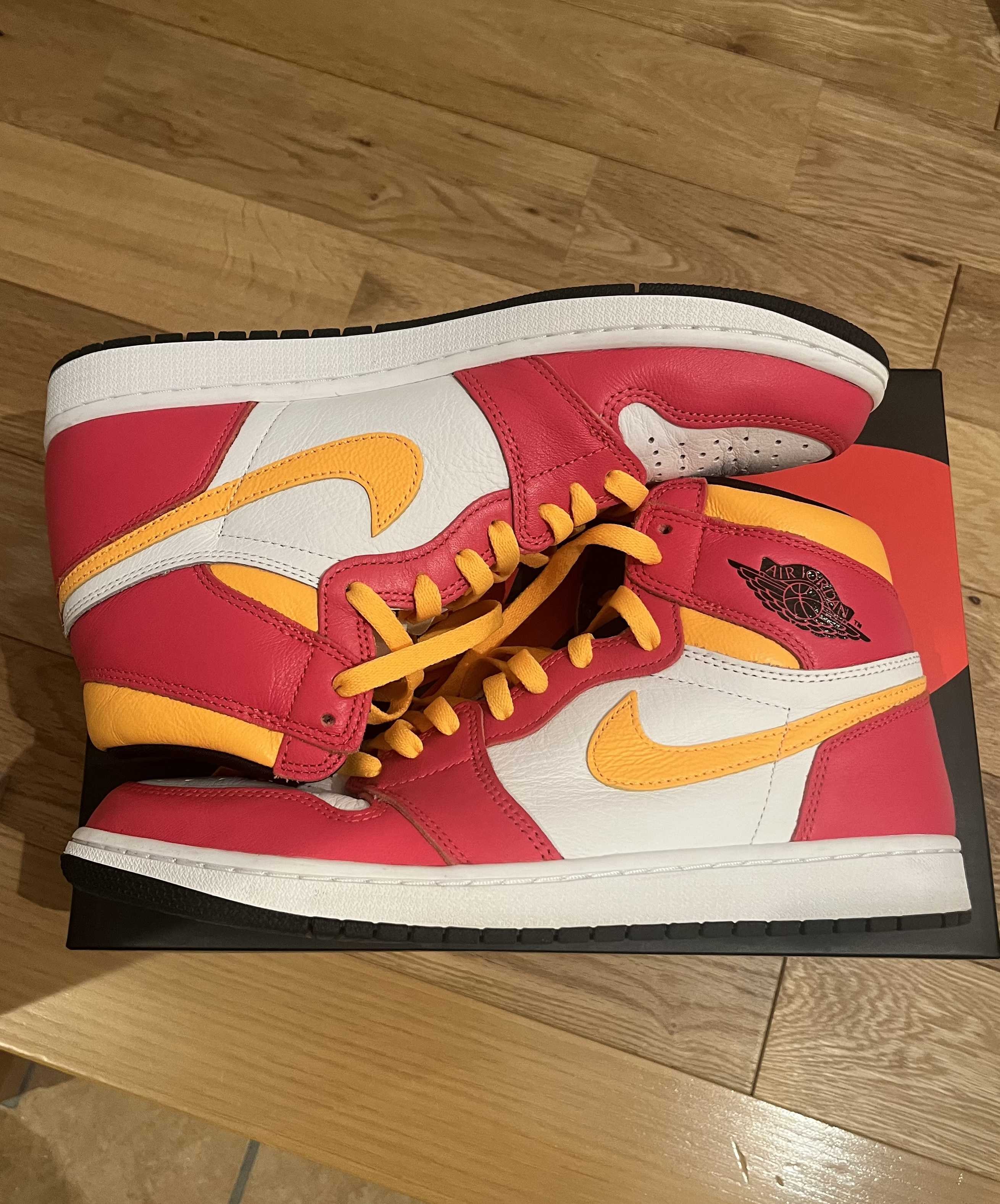 Nike Air Jordan 1 High OG "Light Fusion Red"