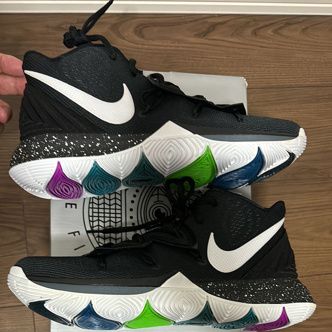 Nike Kyrie 5 "Black Magic"
