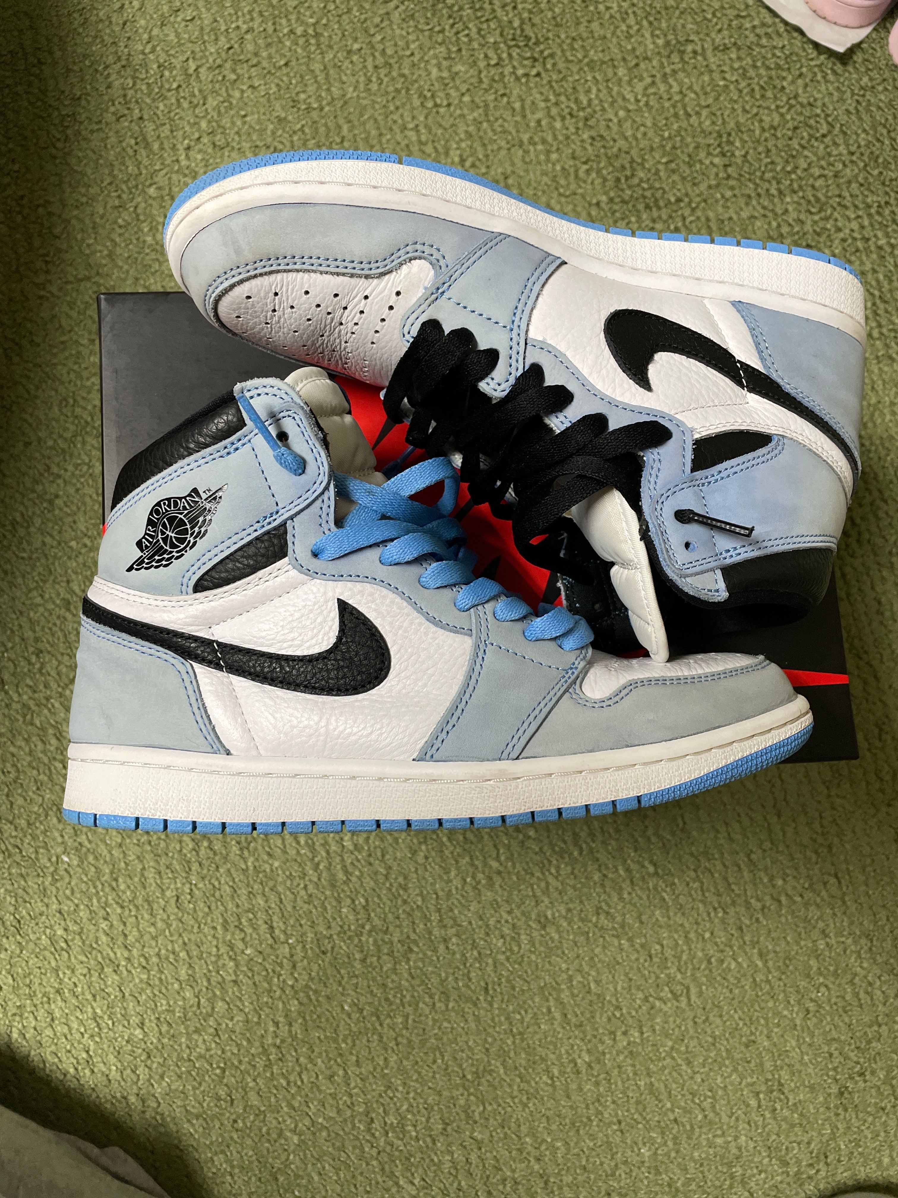 Nike Air Jordan 1 High OG "University Blue"
